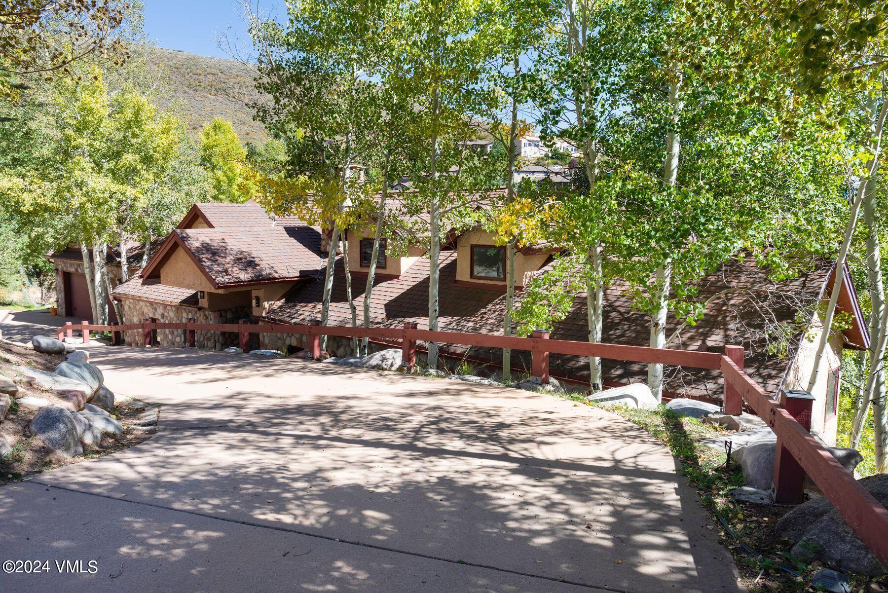 4765 Wildridge Road Property Photo 19
