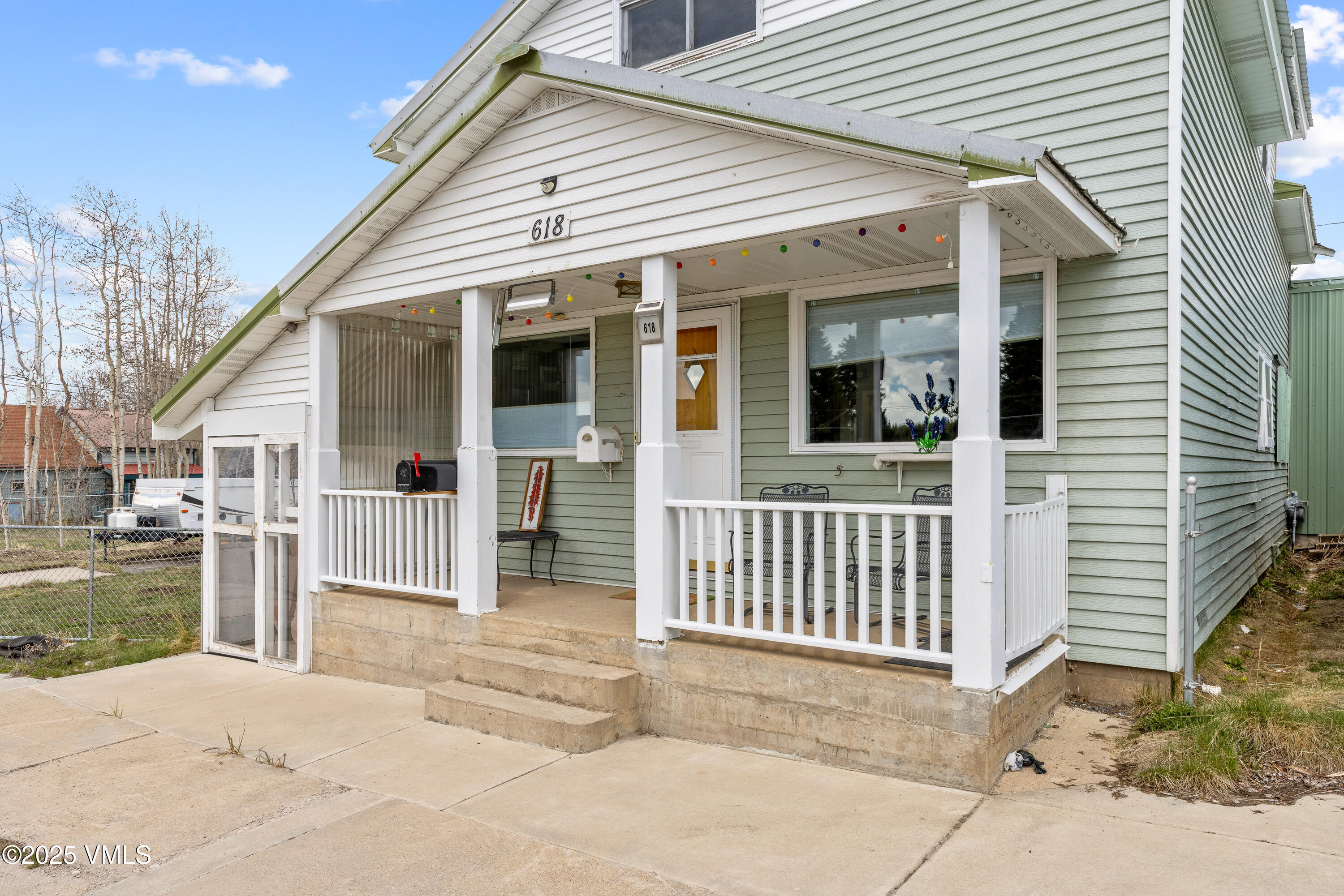 618 W Chestnut Street Property Photo 1