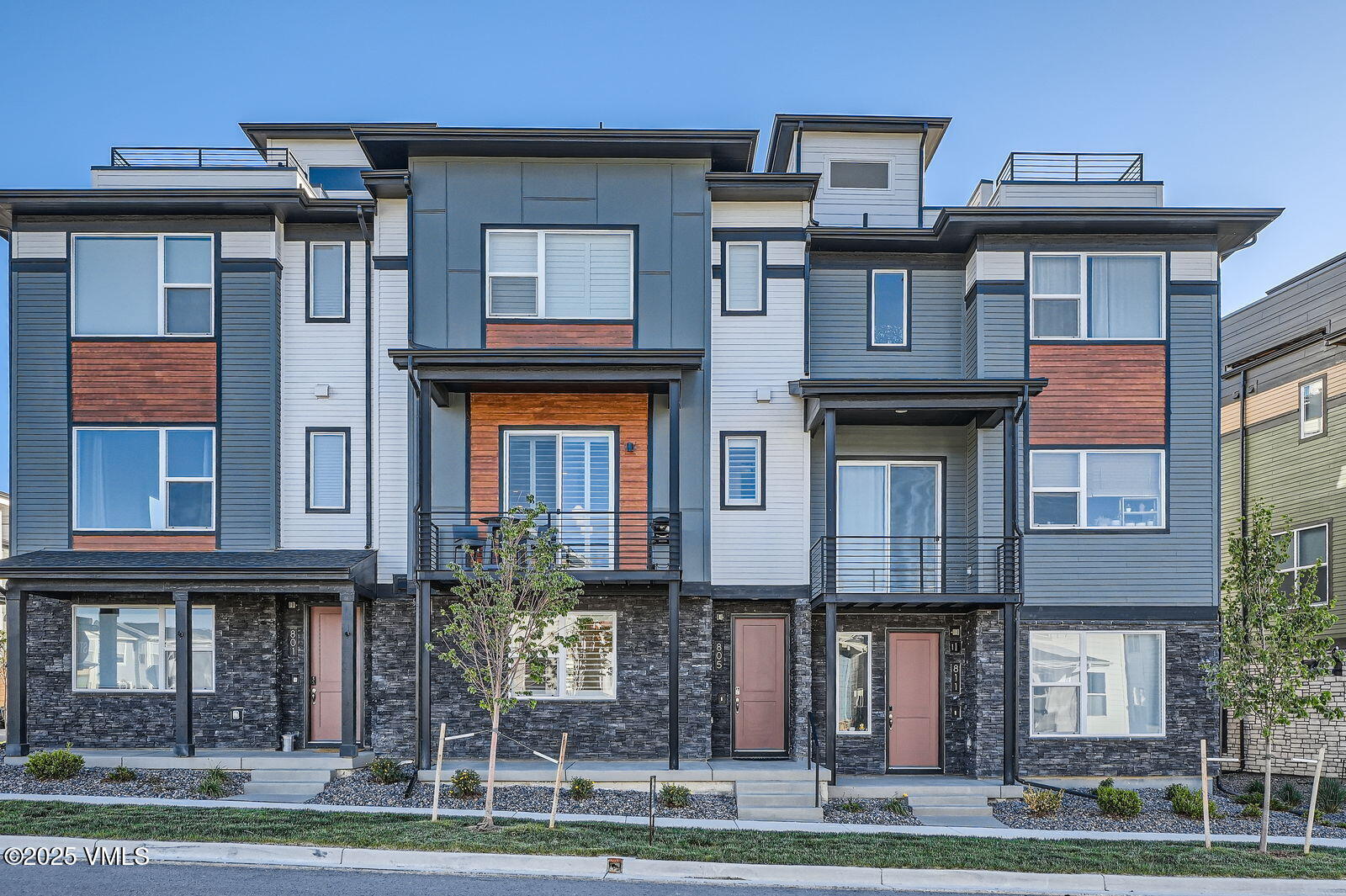 805 Promenade Drive