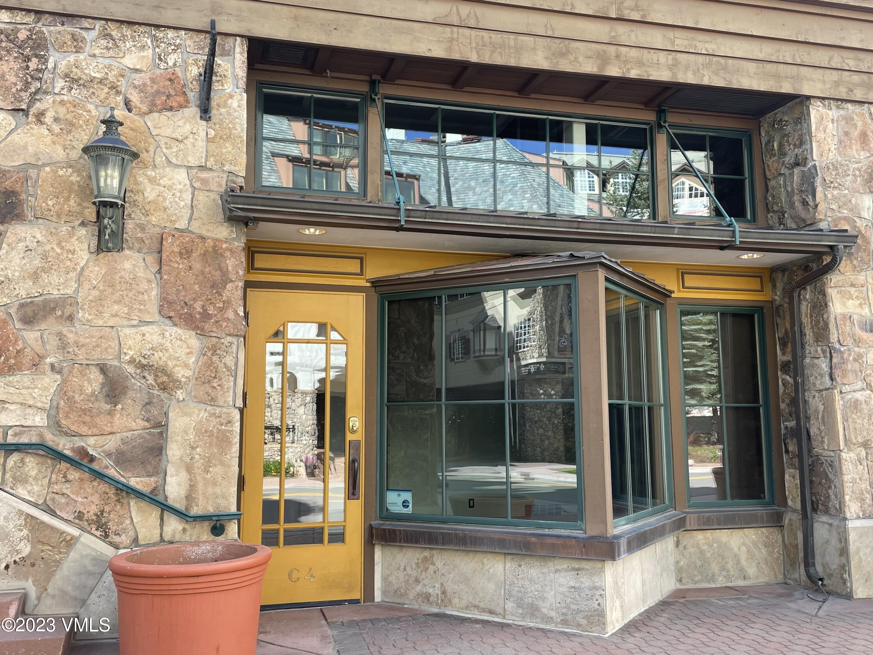 63A Avondale, C-004