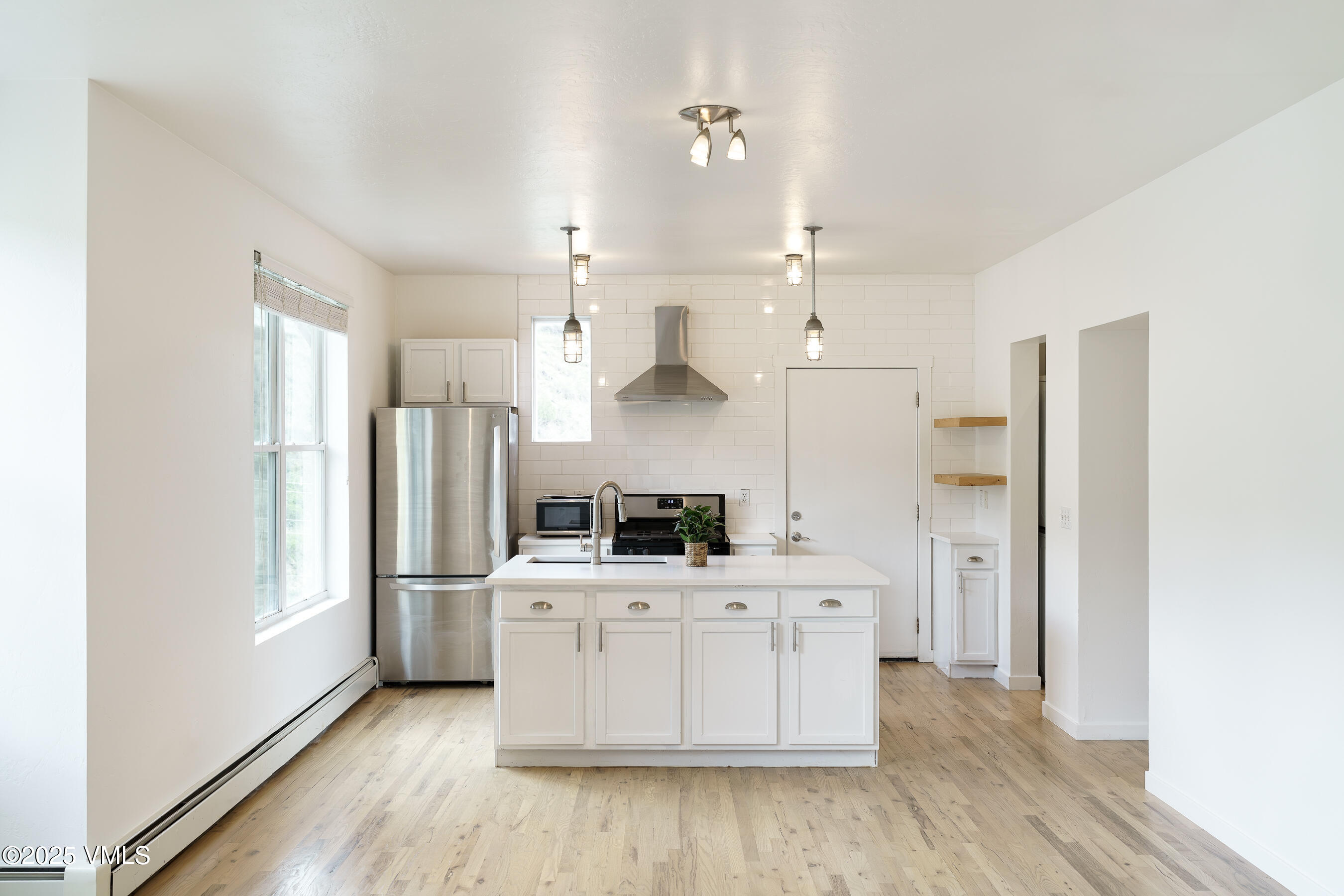 511 Metcalf, J30 Property Photo 1