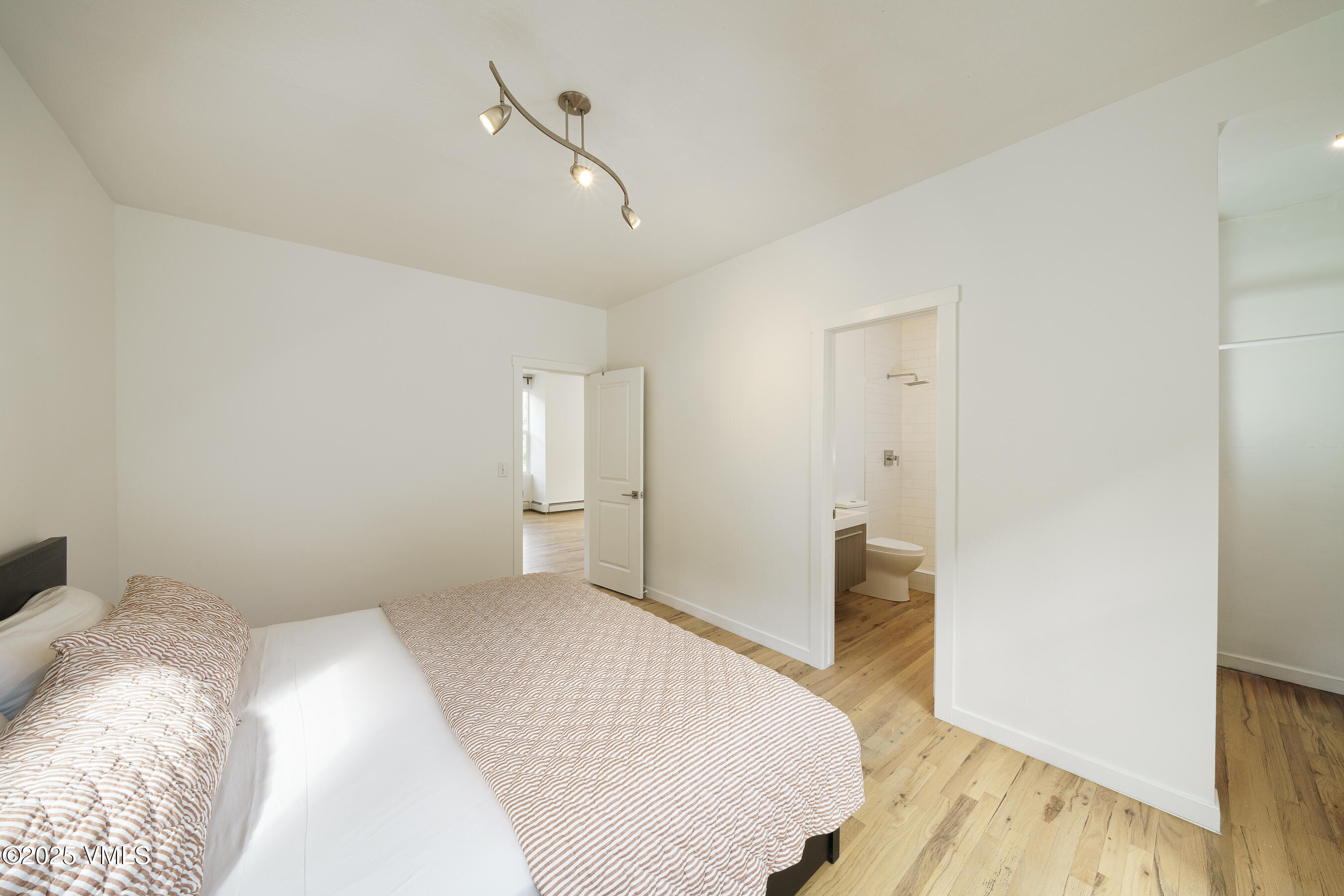 511 Metcalf, J30 Property Photo 16