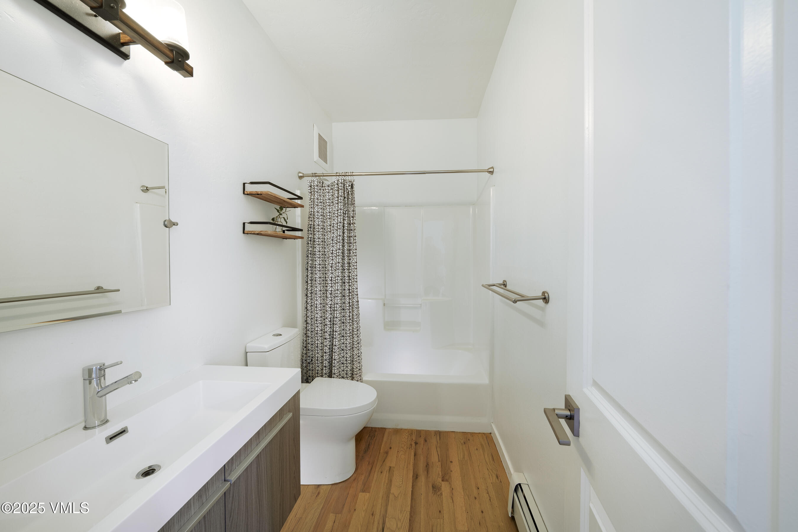 511 Metcalf, J30 Property Photo 23