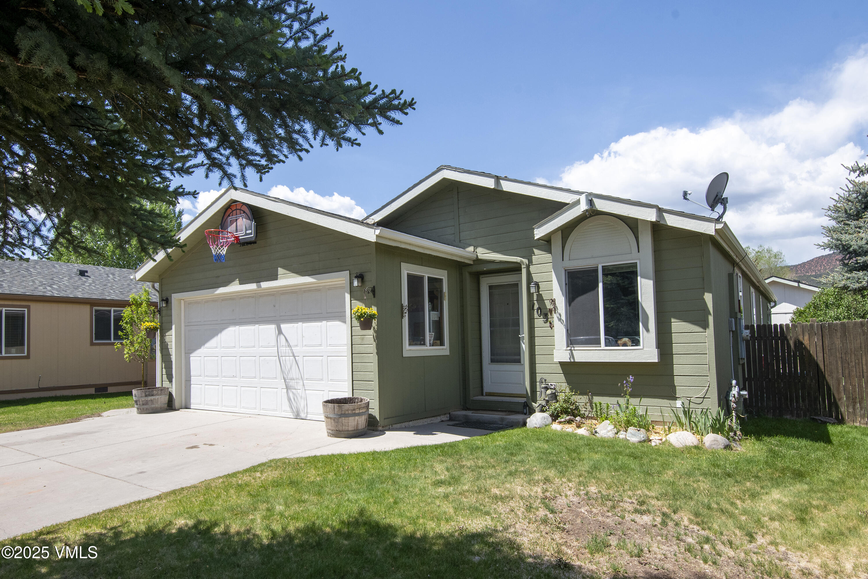 103 Pinon Street Property Photo 1