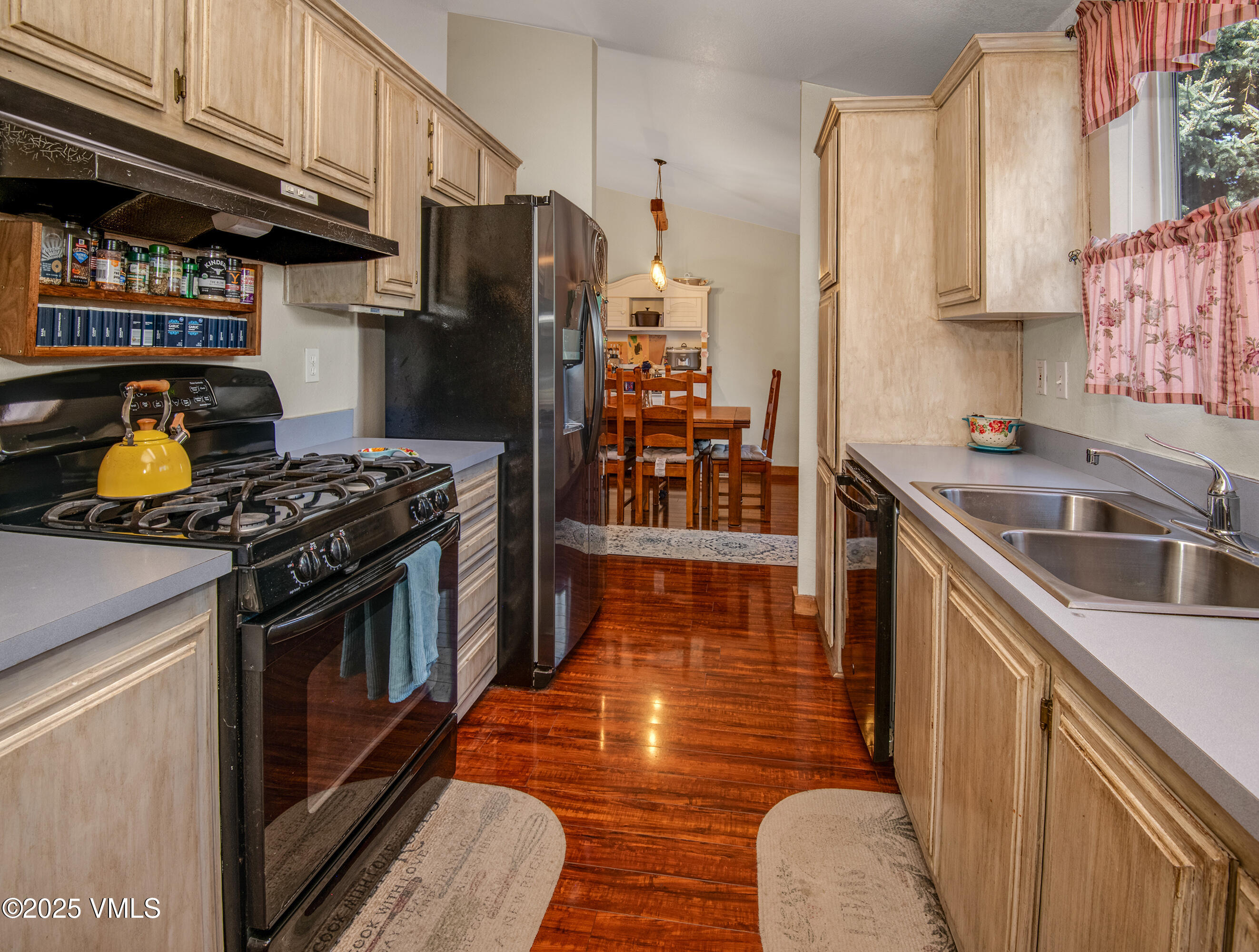 103 Pinon Street Property Photo 7