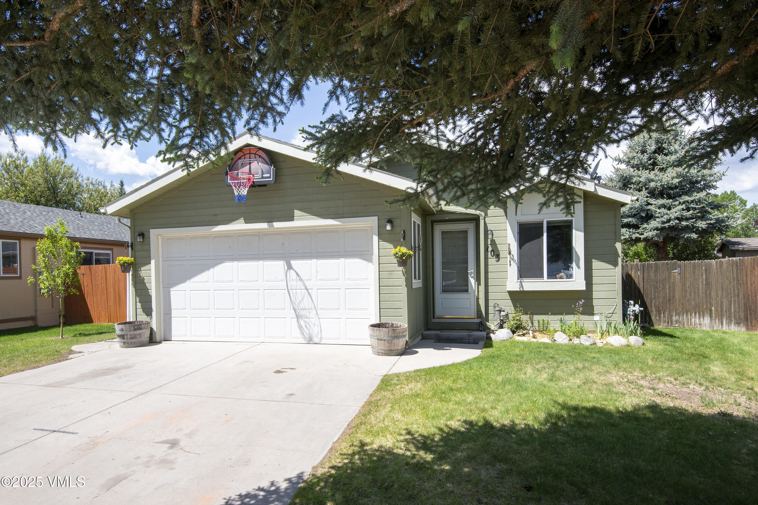 103 Pinon Street Property Photo 25