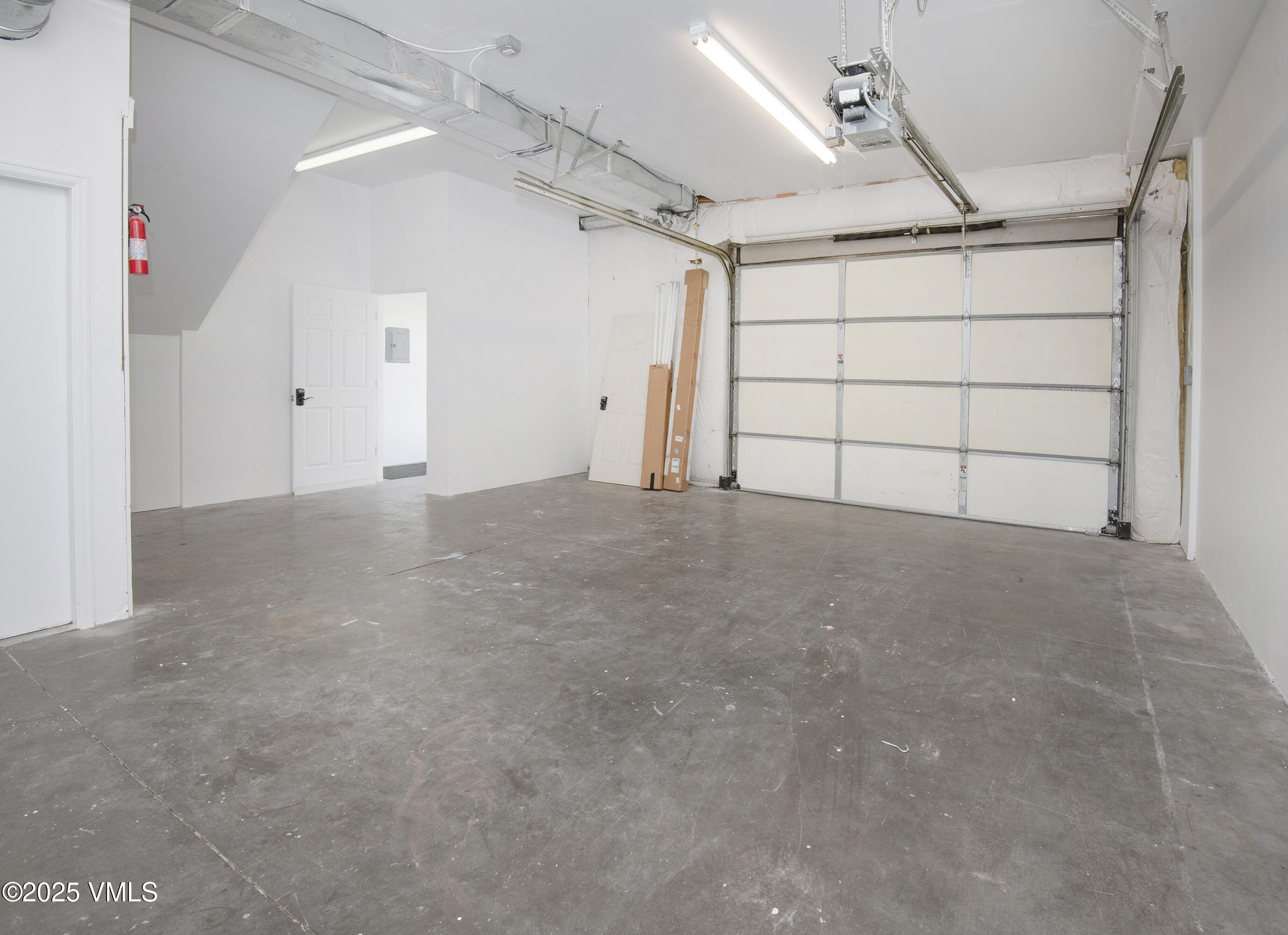 936 Chambers, A6 Property Photo 3