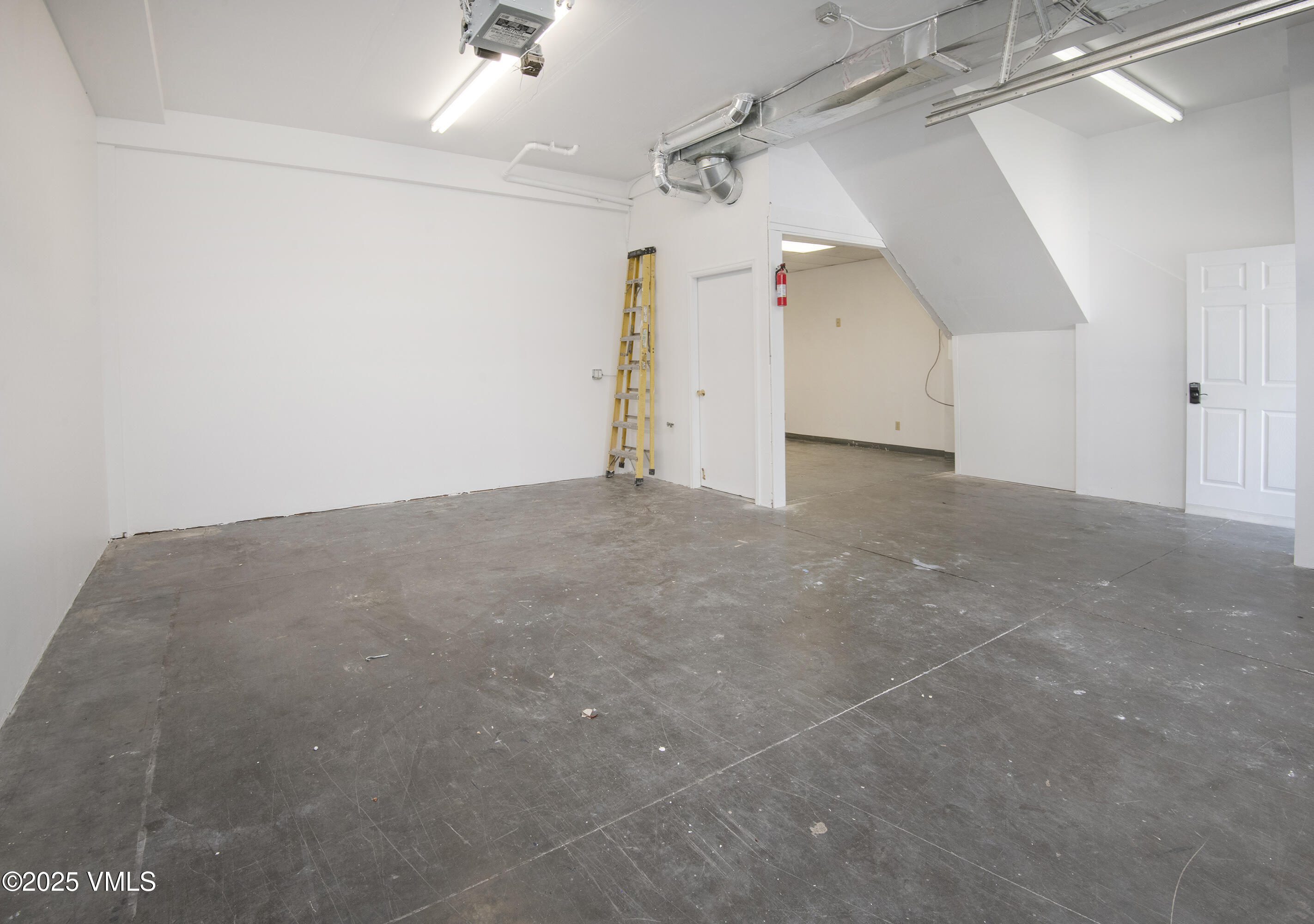 936 Chambers, A6 Property Photo 12