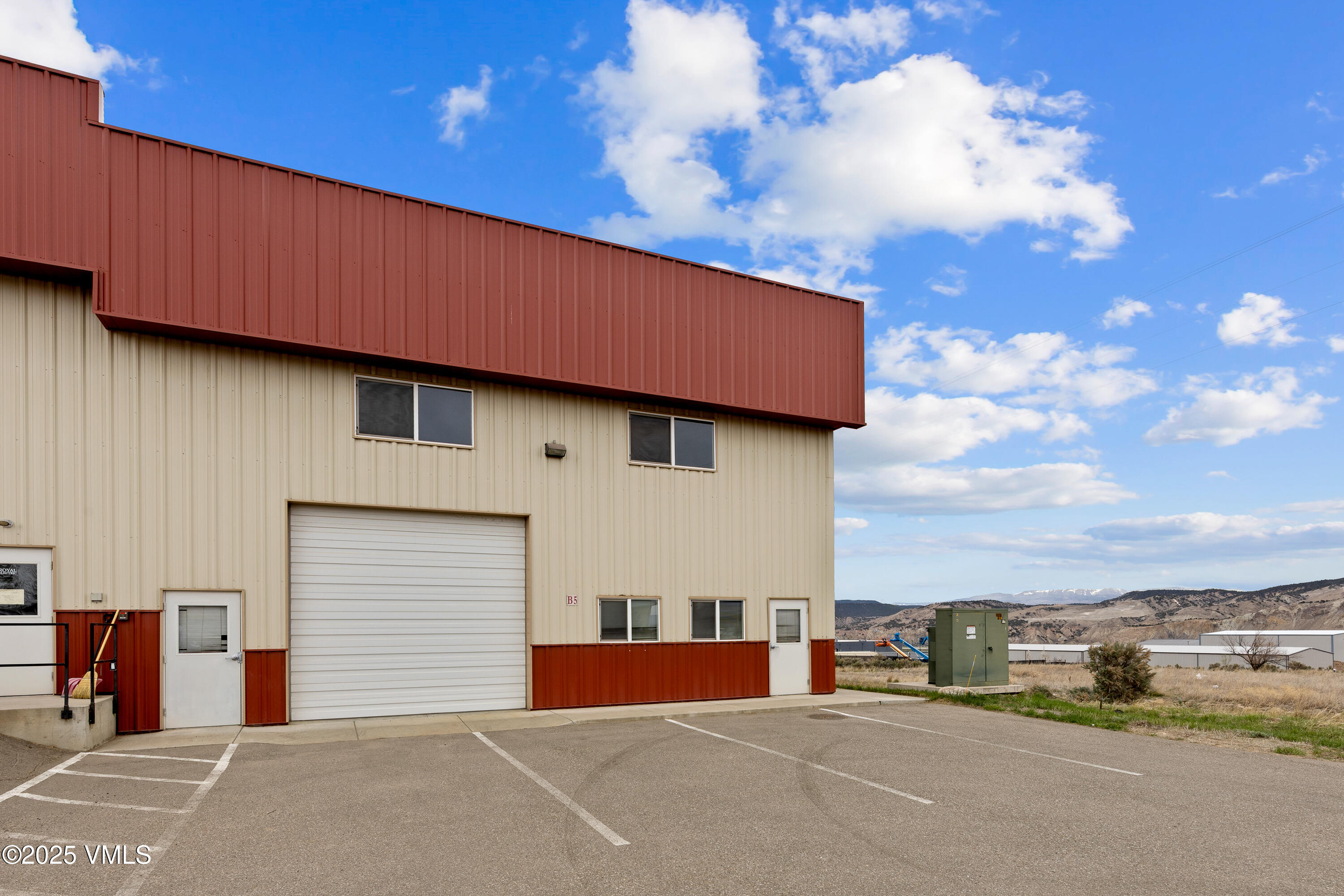 210 SPRING CREEK RD, #B5 Property Photo 1