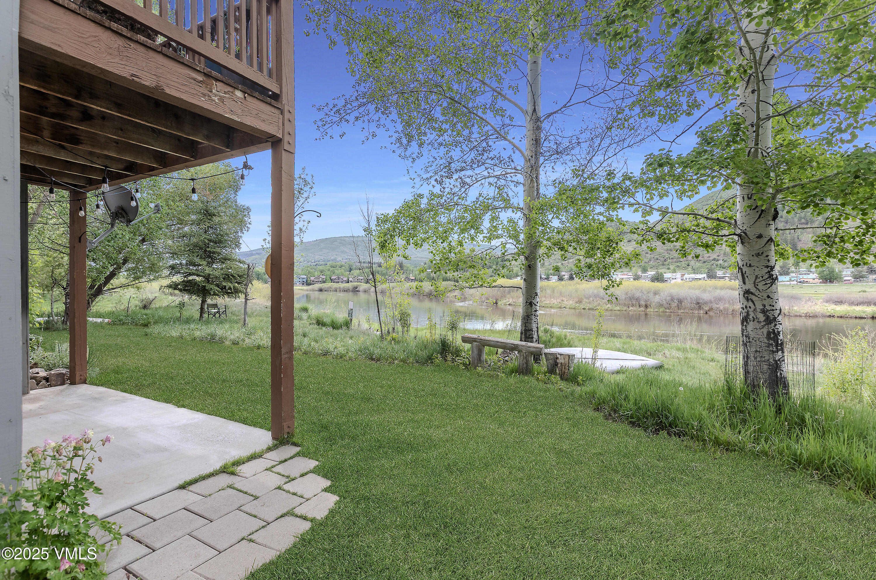 208 Crazy Horse Point Property Photo 1