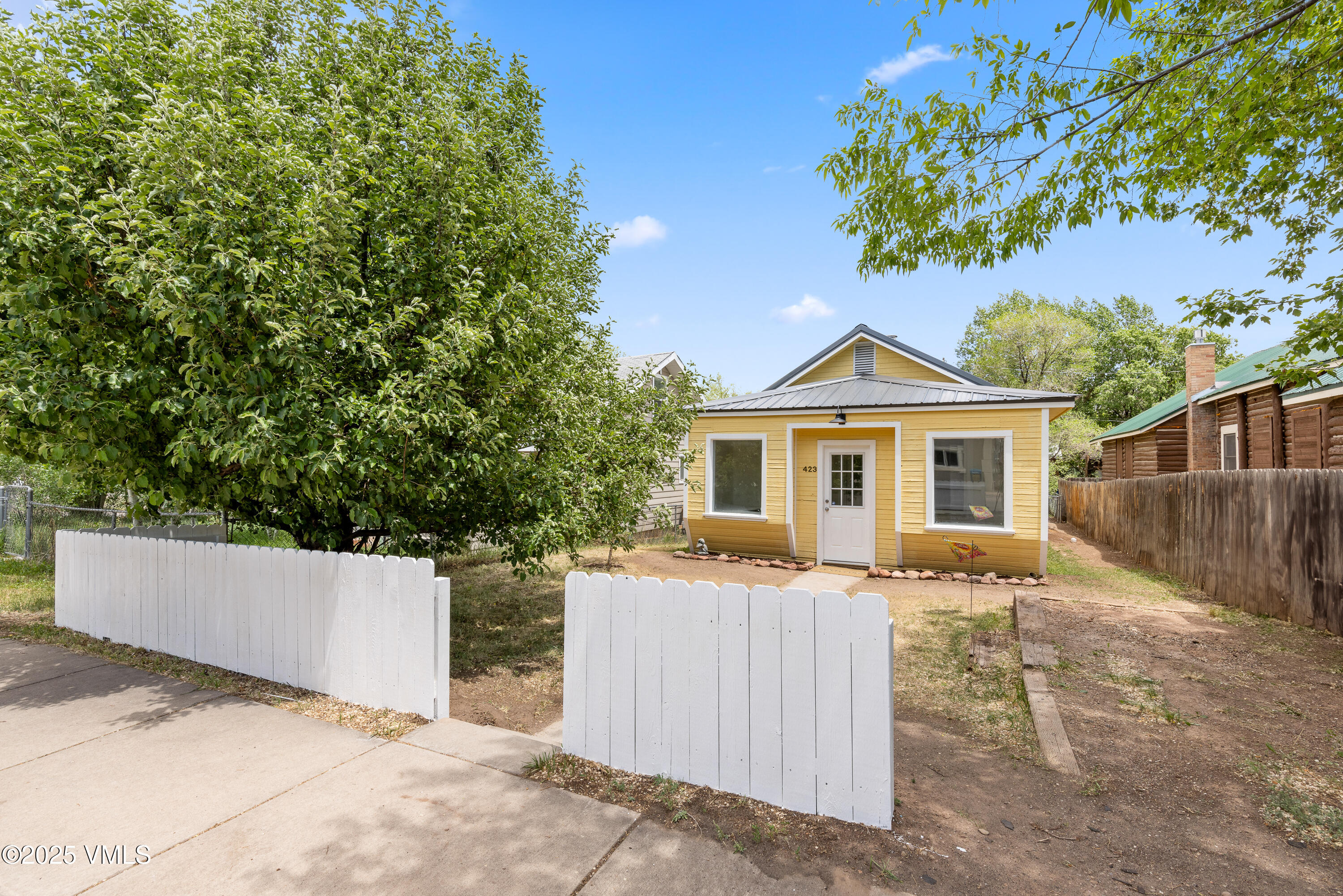 423 Second Street Property Photo 1