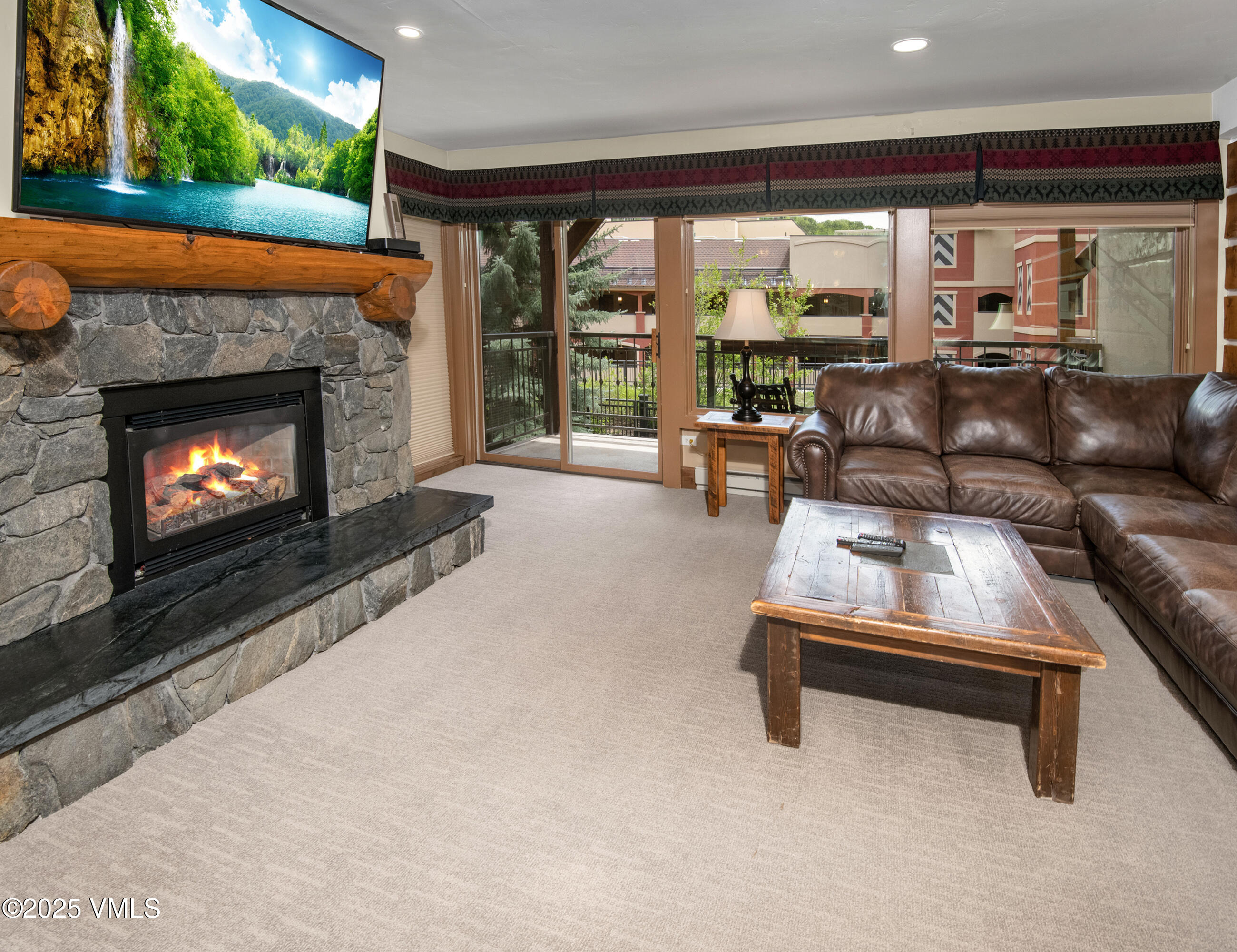 684 W Lionshead Circle, 215/216 Property Photo 1