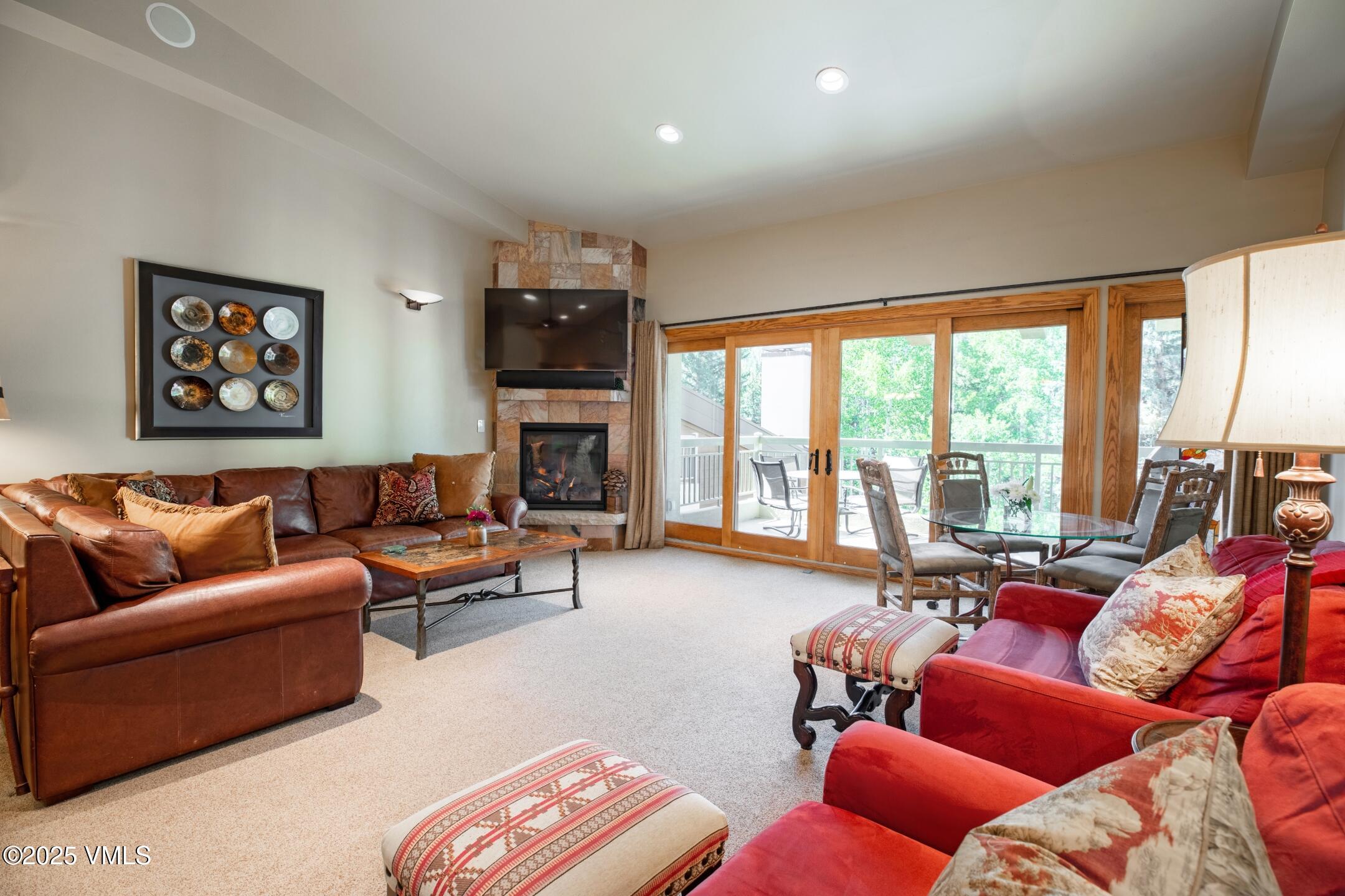 390 E Lionshead Circle, 406