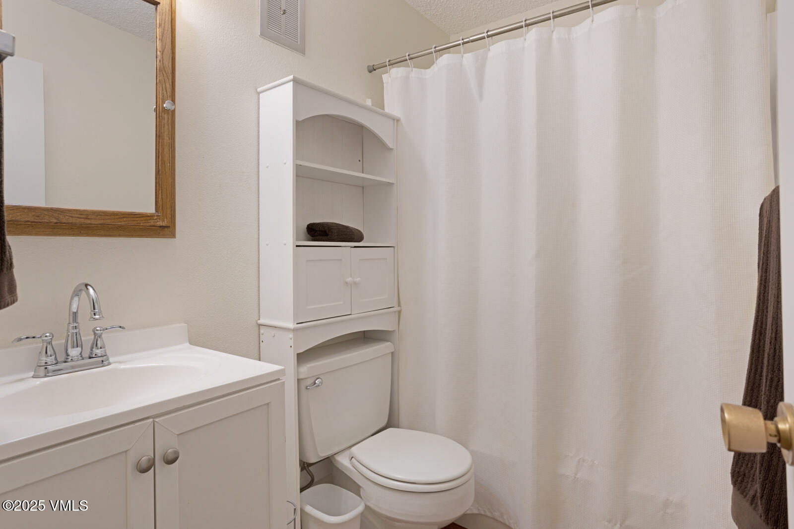 4506 Spruce Way, 2 Property Photo 35