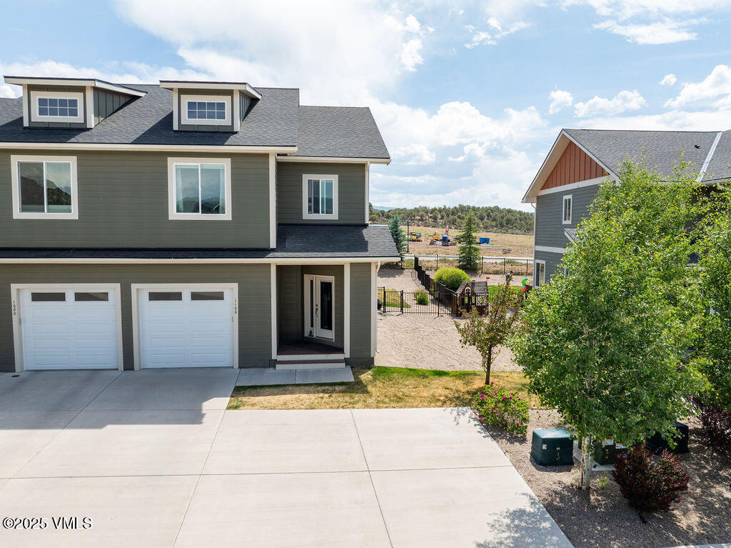 1100 Hawks Nest Lane Property Photo 1