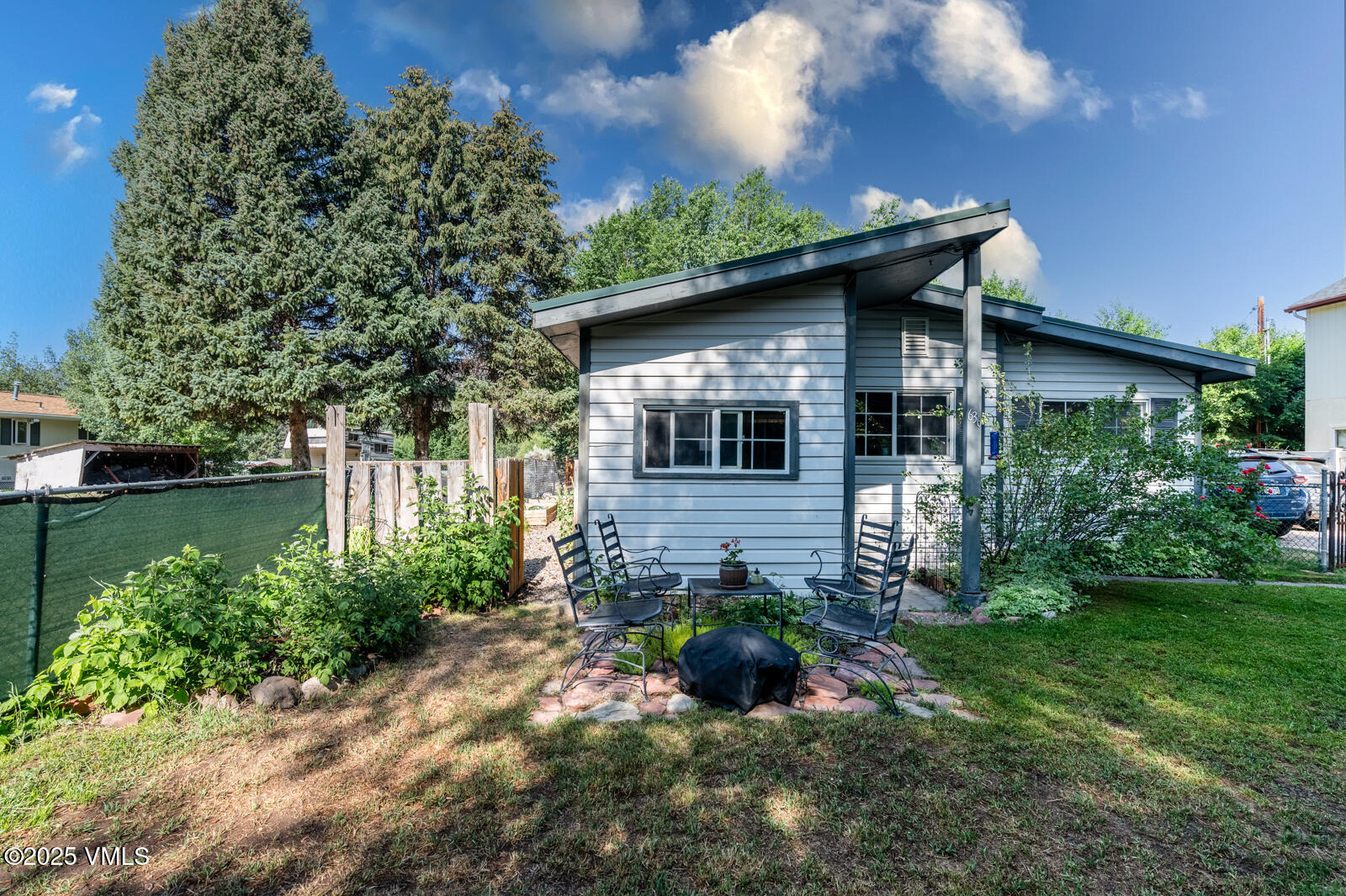 636 Valley Road Property Photo 1