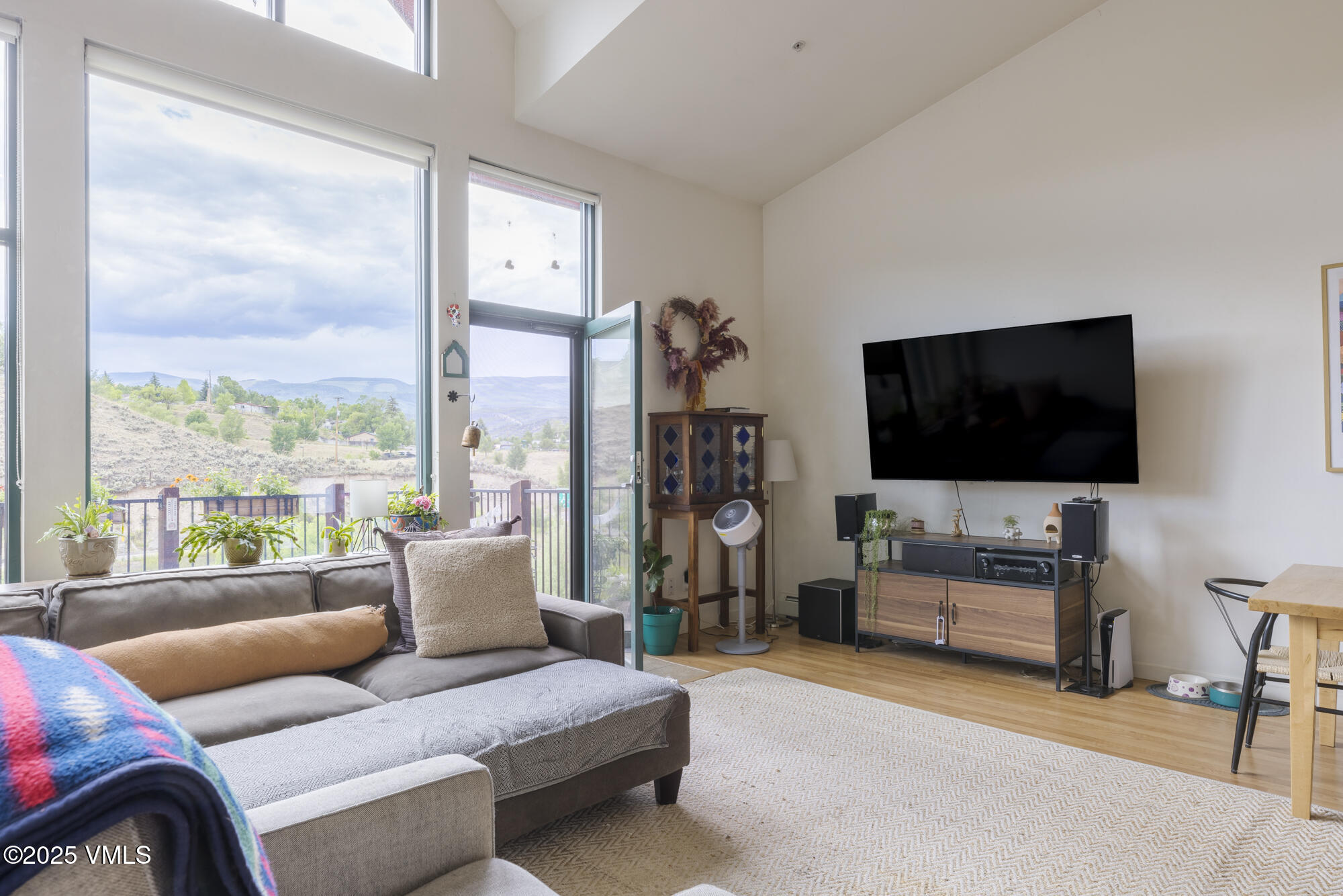 705 Nogal Road, C9