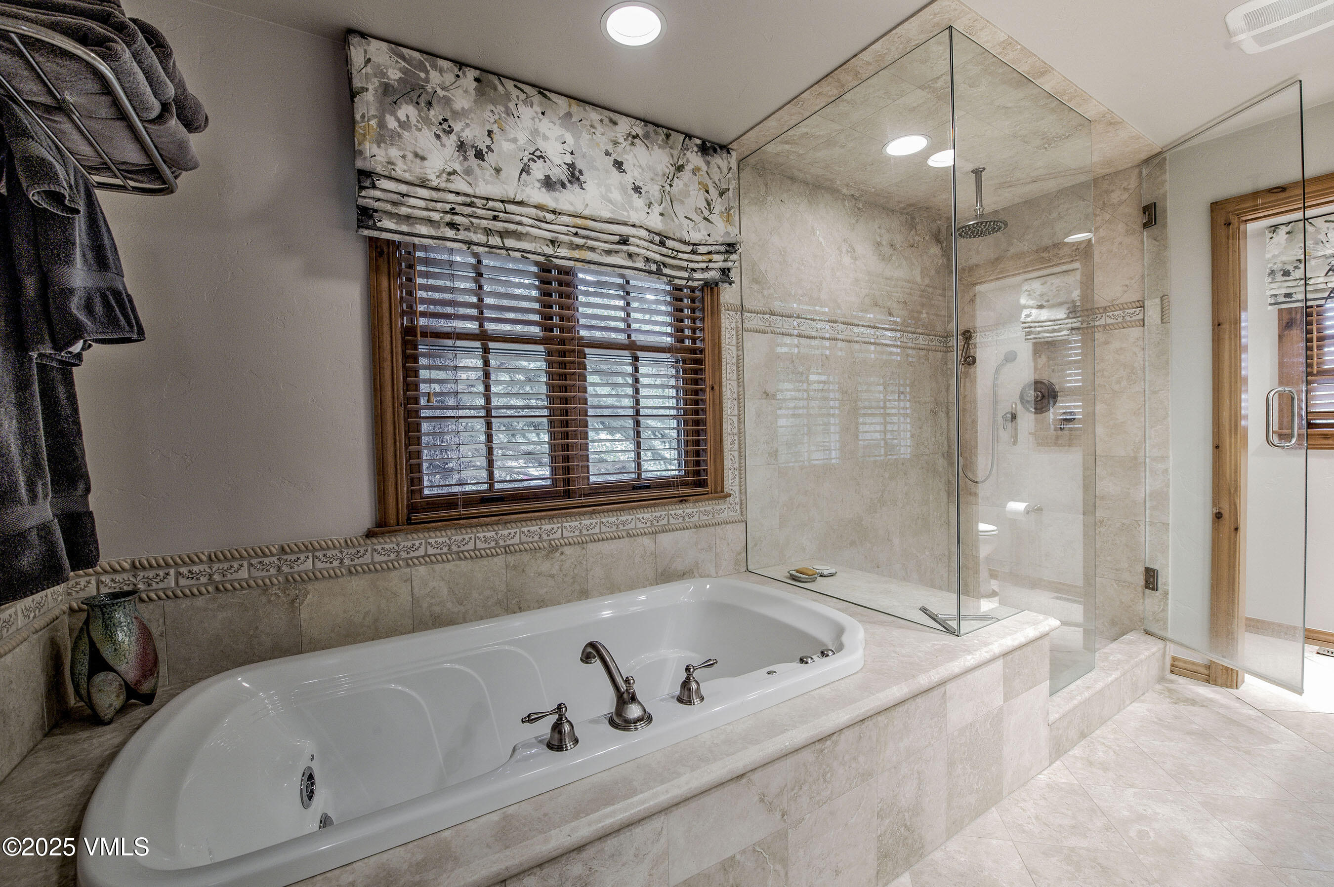 129 Bermuda Drive Property Photo 7