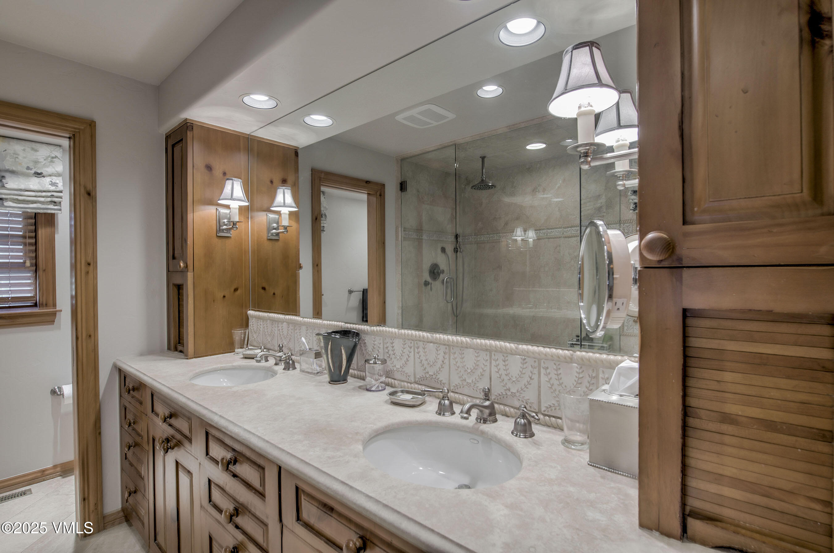 129 Bermuda Drive Property Photo 8