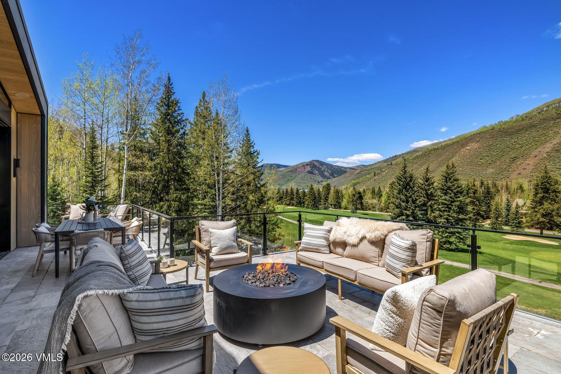 1150 Ptarmigan Road Property Photo 4