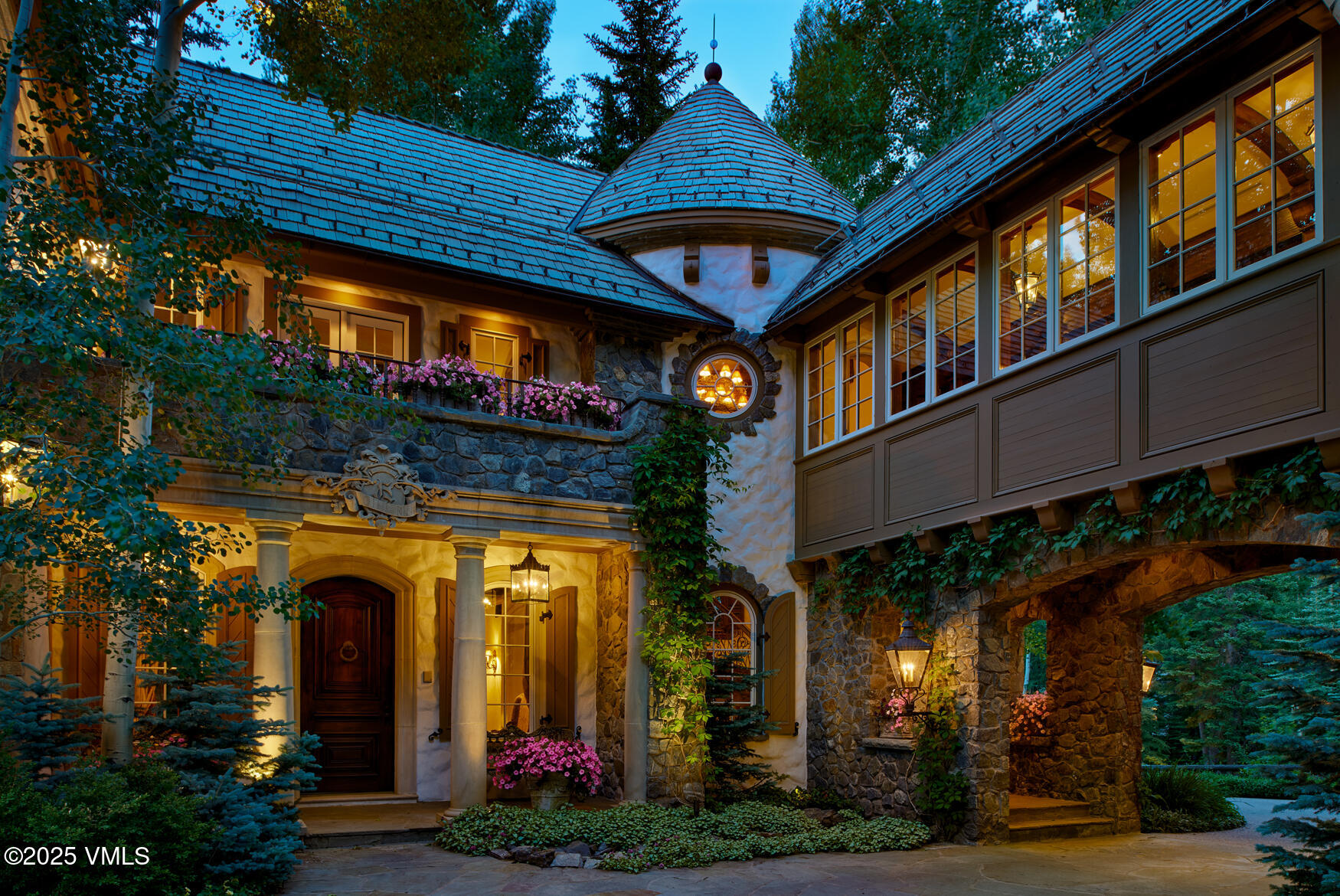 677 Pilgrim Drive Property Photo 1