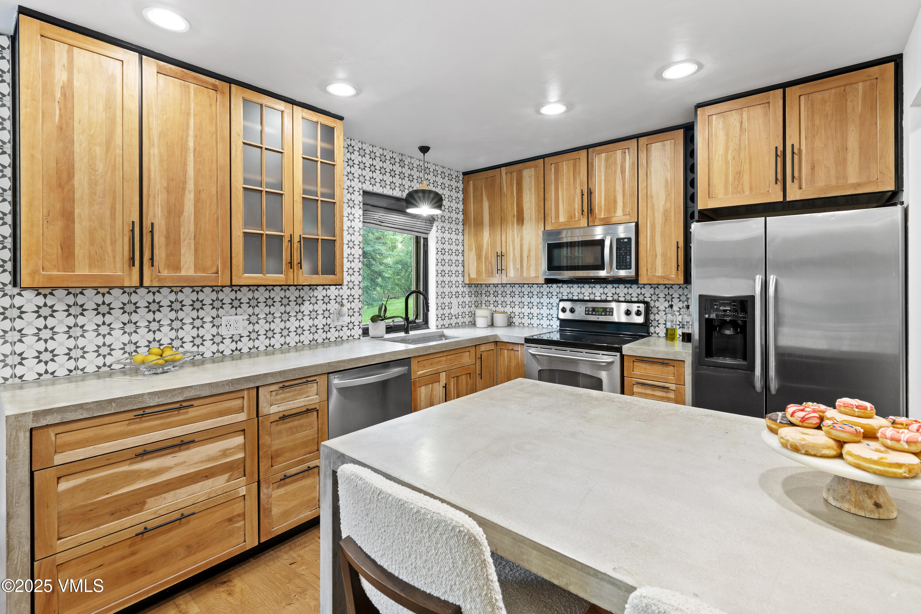 570 Homestead Drive, 25 Property Photo 7