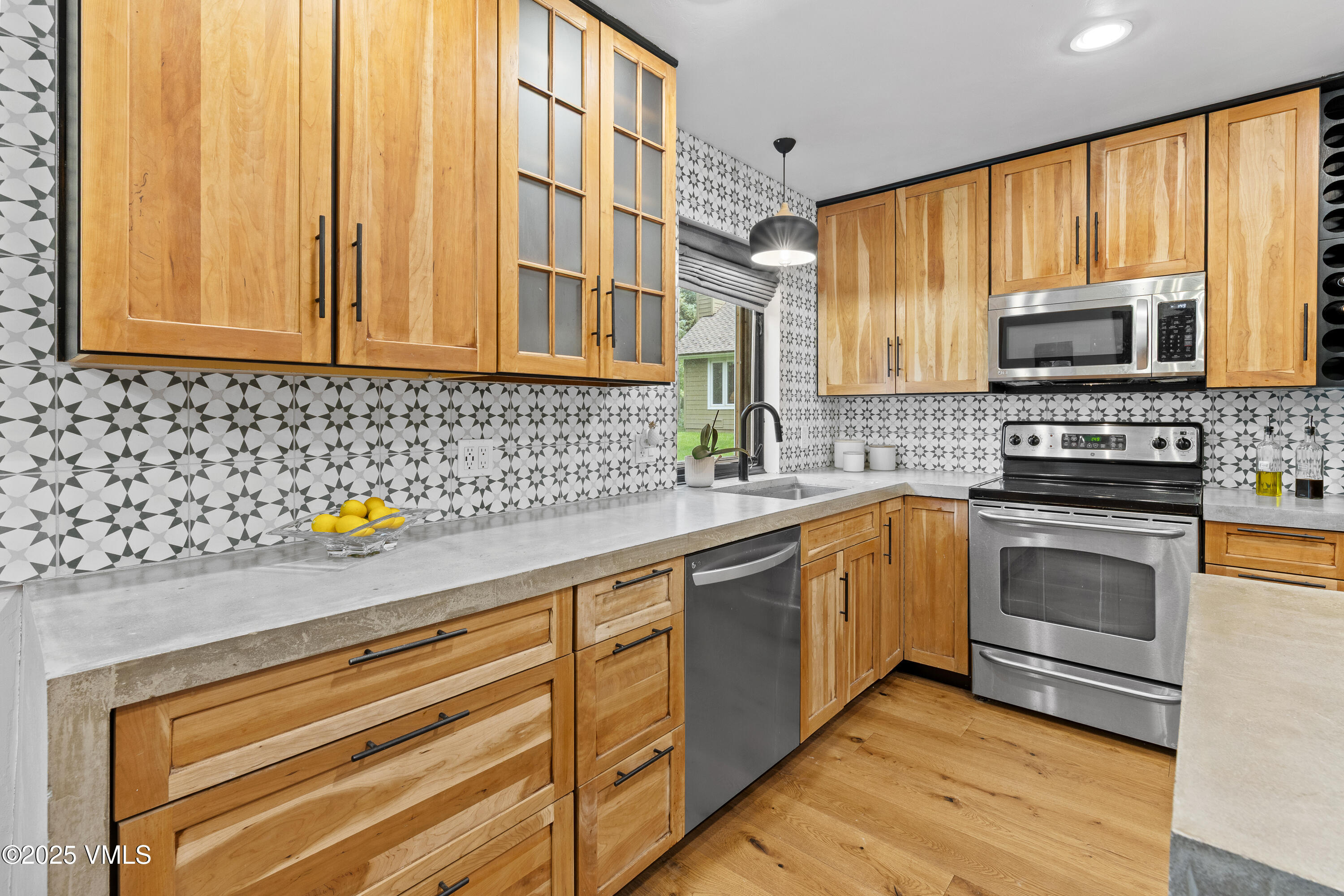 570 Homestead Drive, 25 Property Photo 8