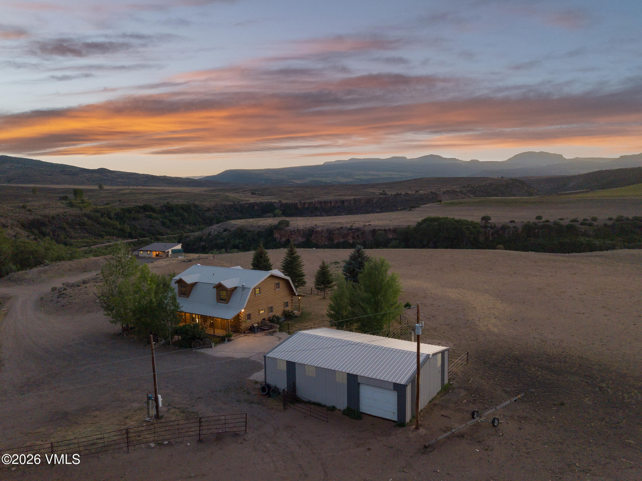 25511 Colorado River Road Property Photo 7