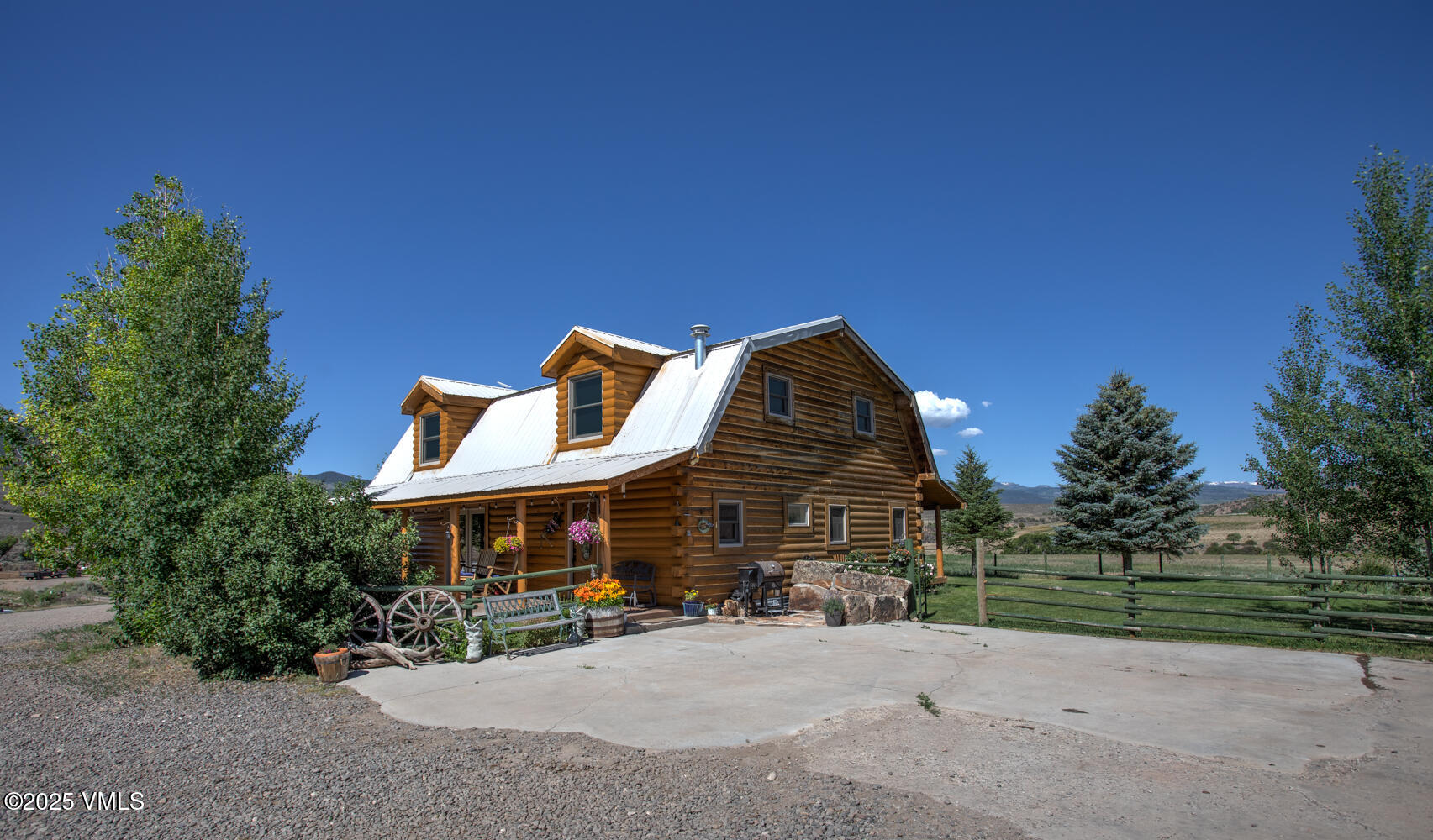 25511 Colorado River Road Property Photo 10