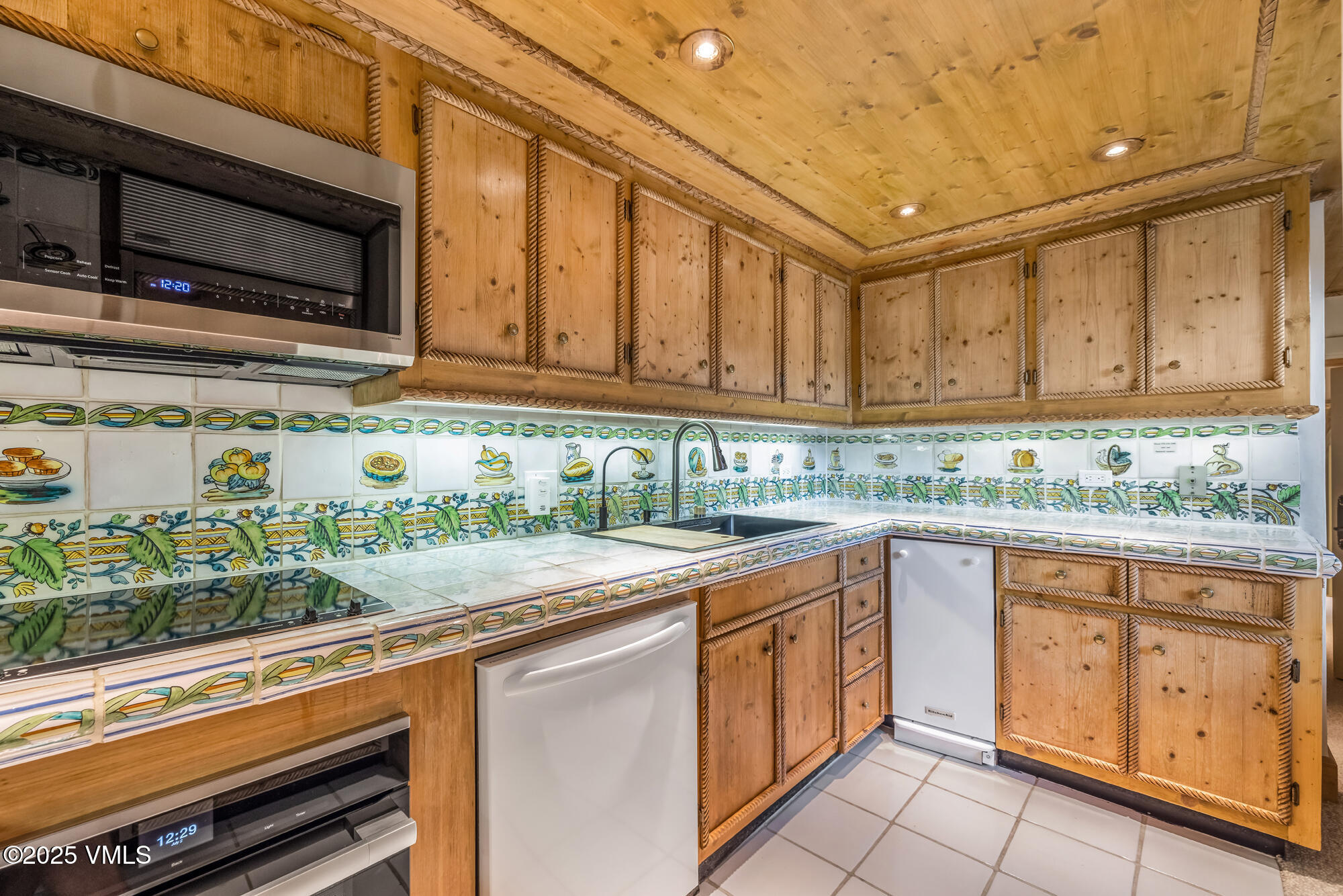 600 Vail Valley Drive 310 Property Photo 14