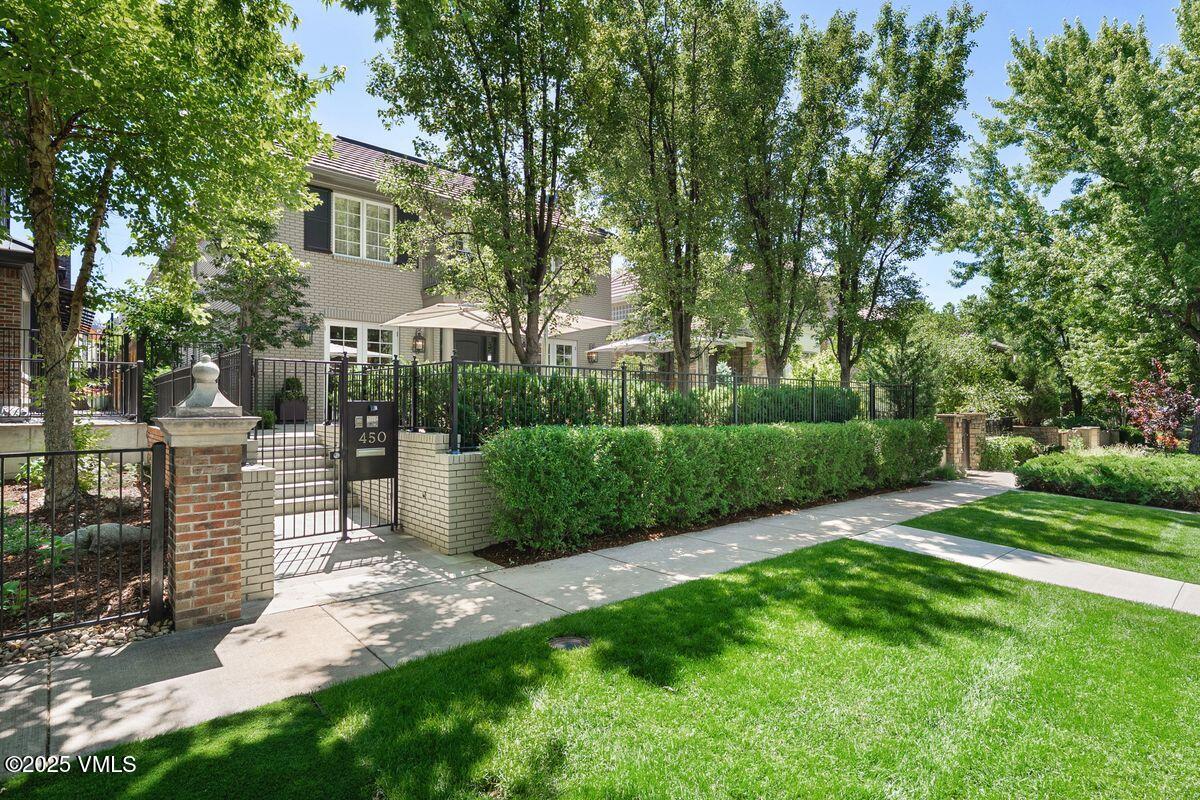 450 Steele Street Property Photo 1