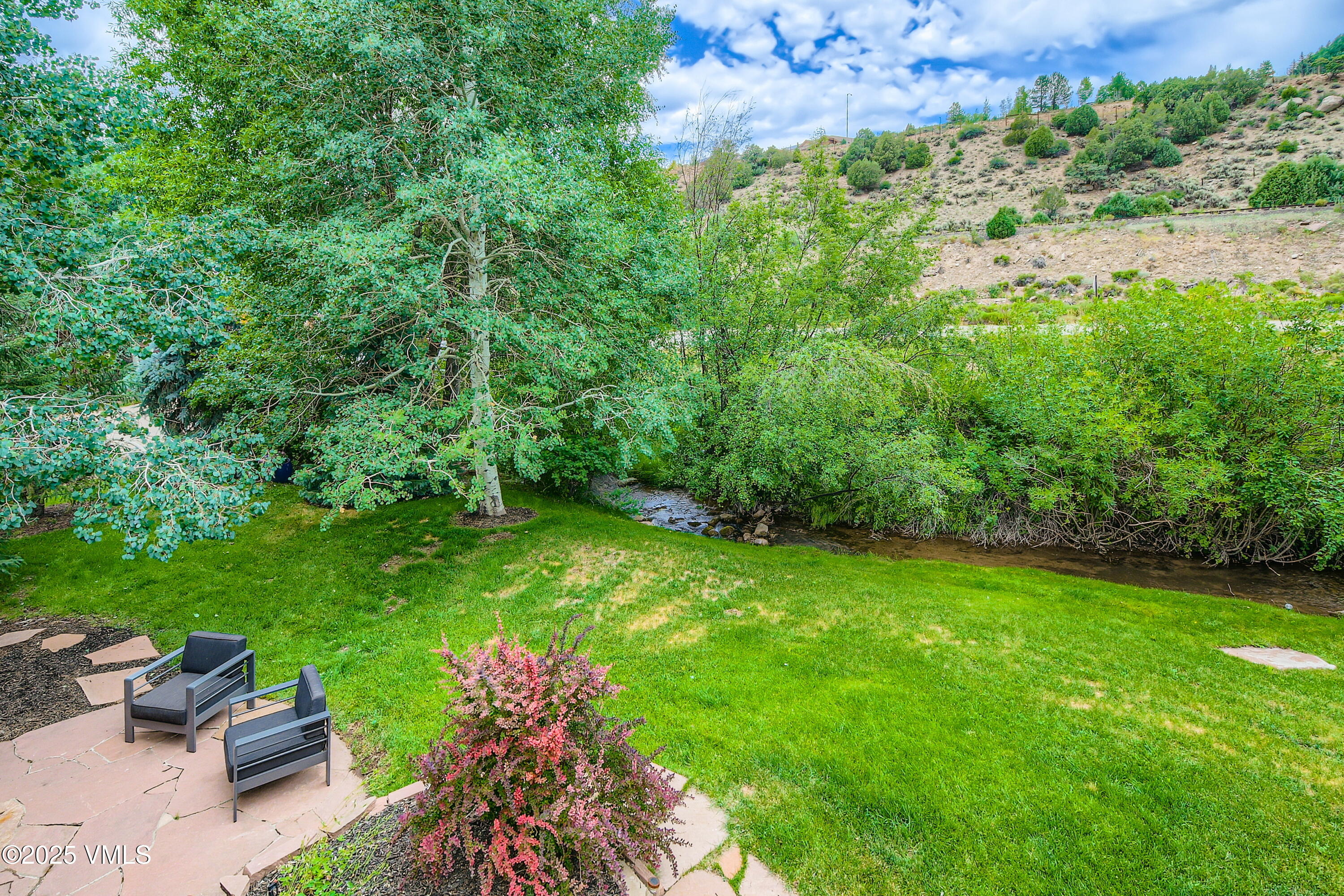 11 Spruce Circle Property Photo 8