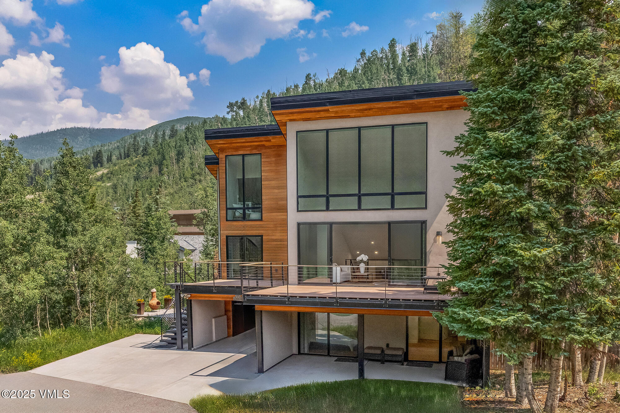 4545 Bighorn Road Property Photo 2