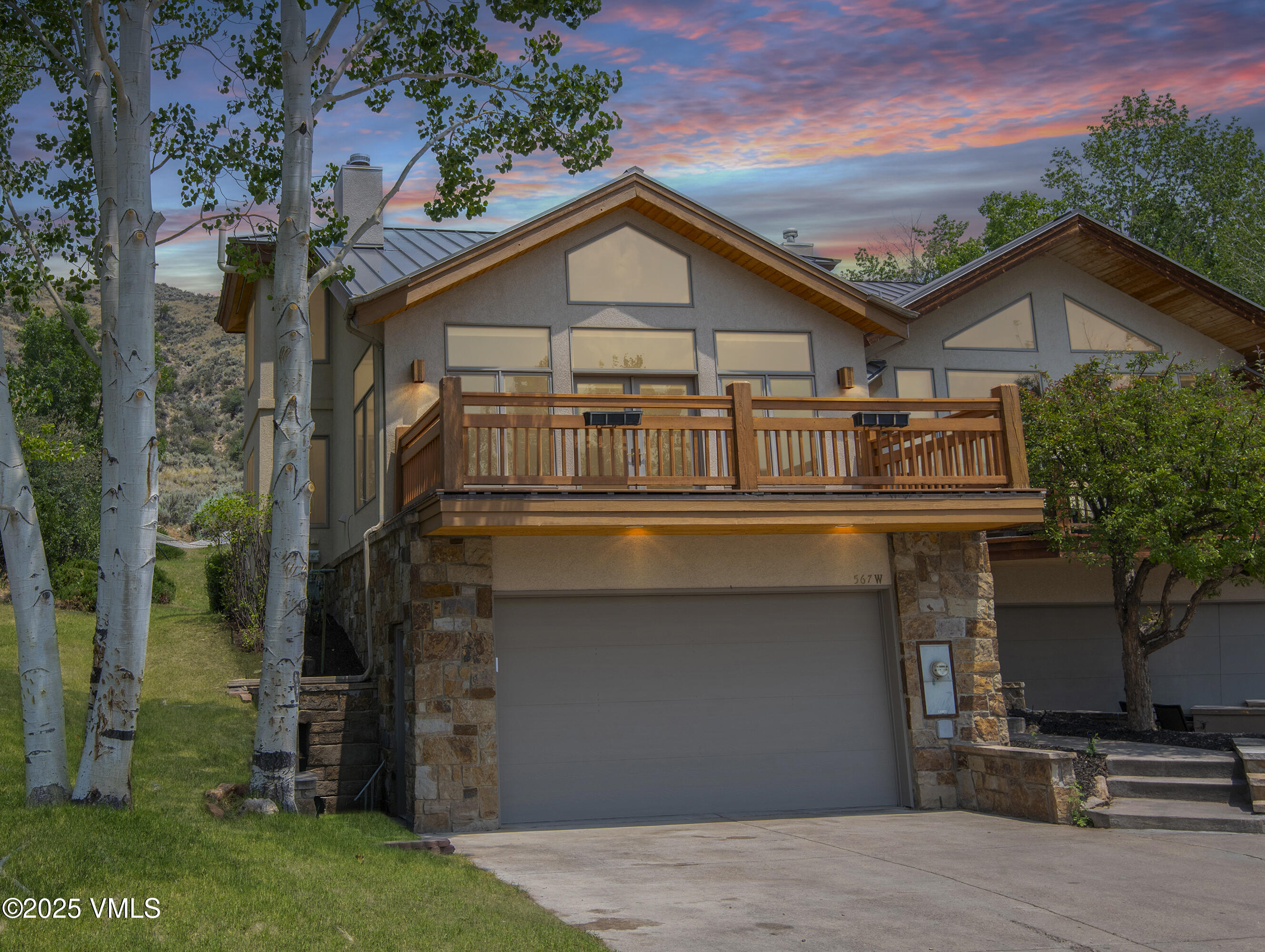 567 Singletree Road, W Property Photo