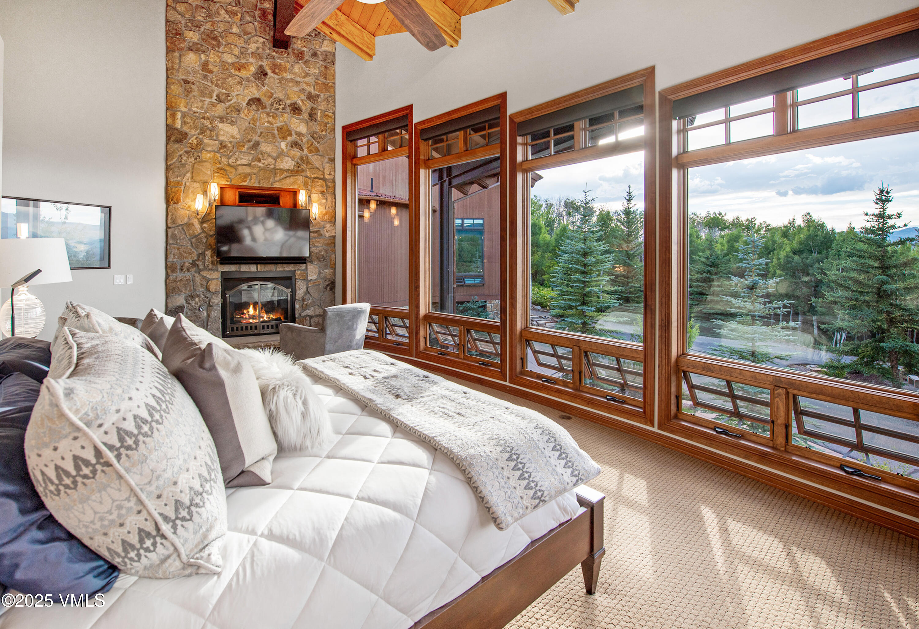 325 Jouflas Ranch Road Property Photo 17