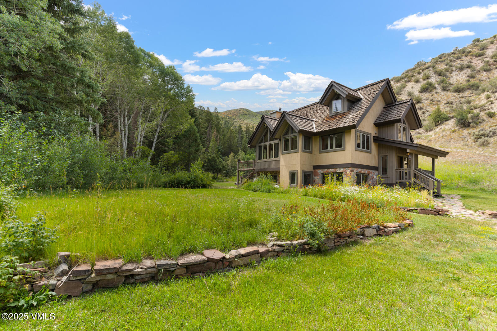 1153 Squaw Creek Road Property Photo 1