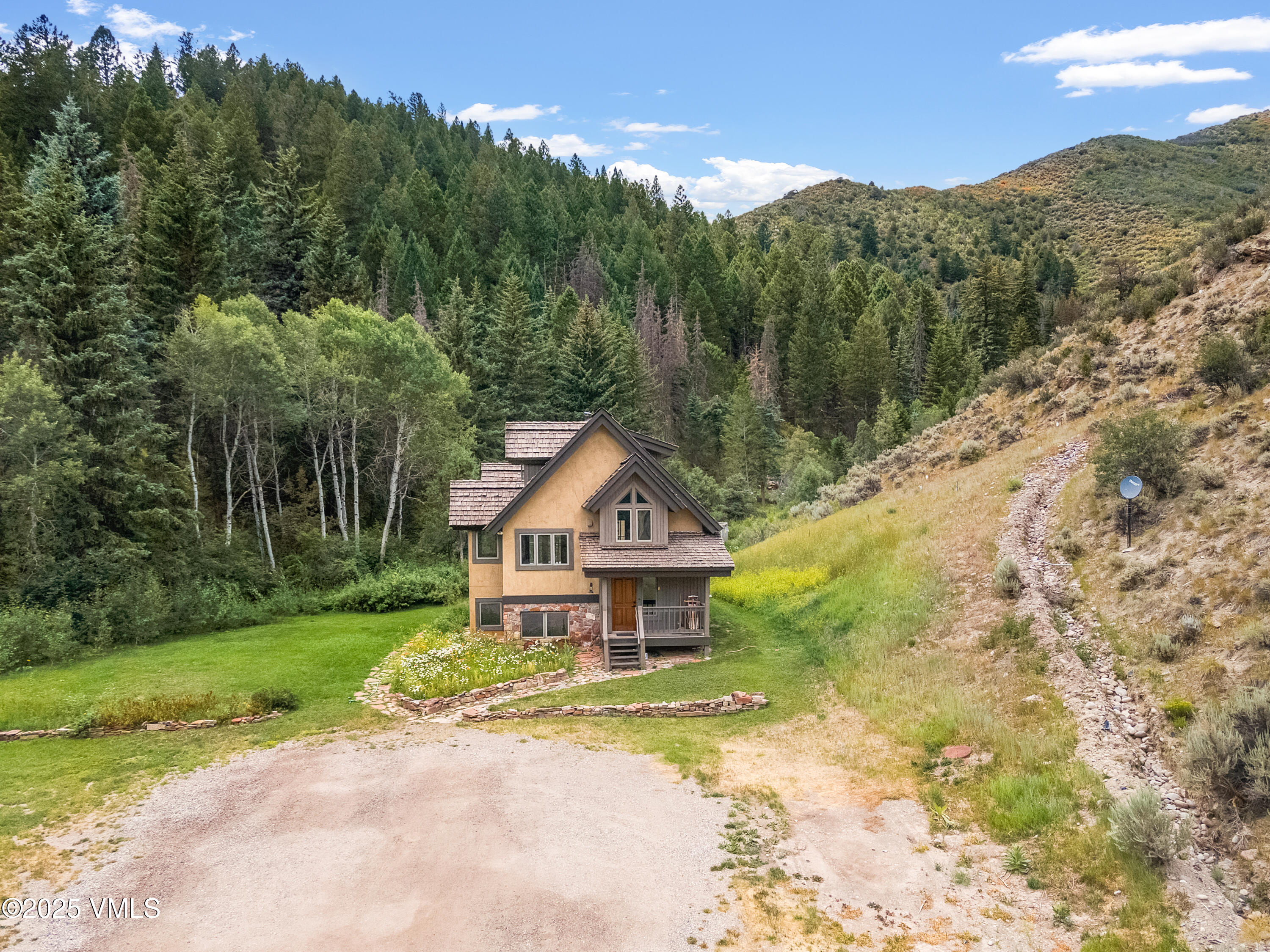 1153 Squaw Creek Road Property Photo 2