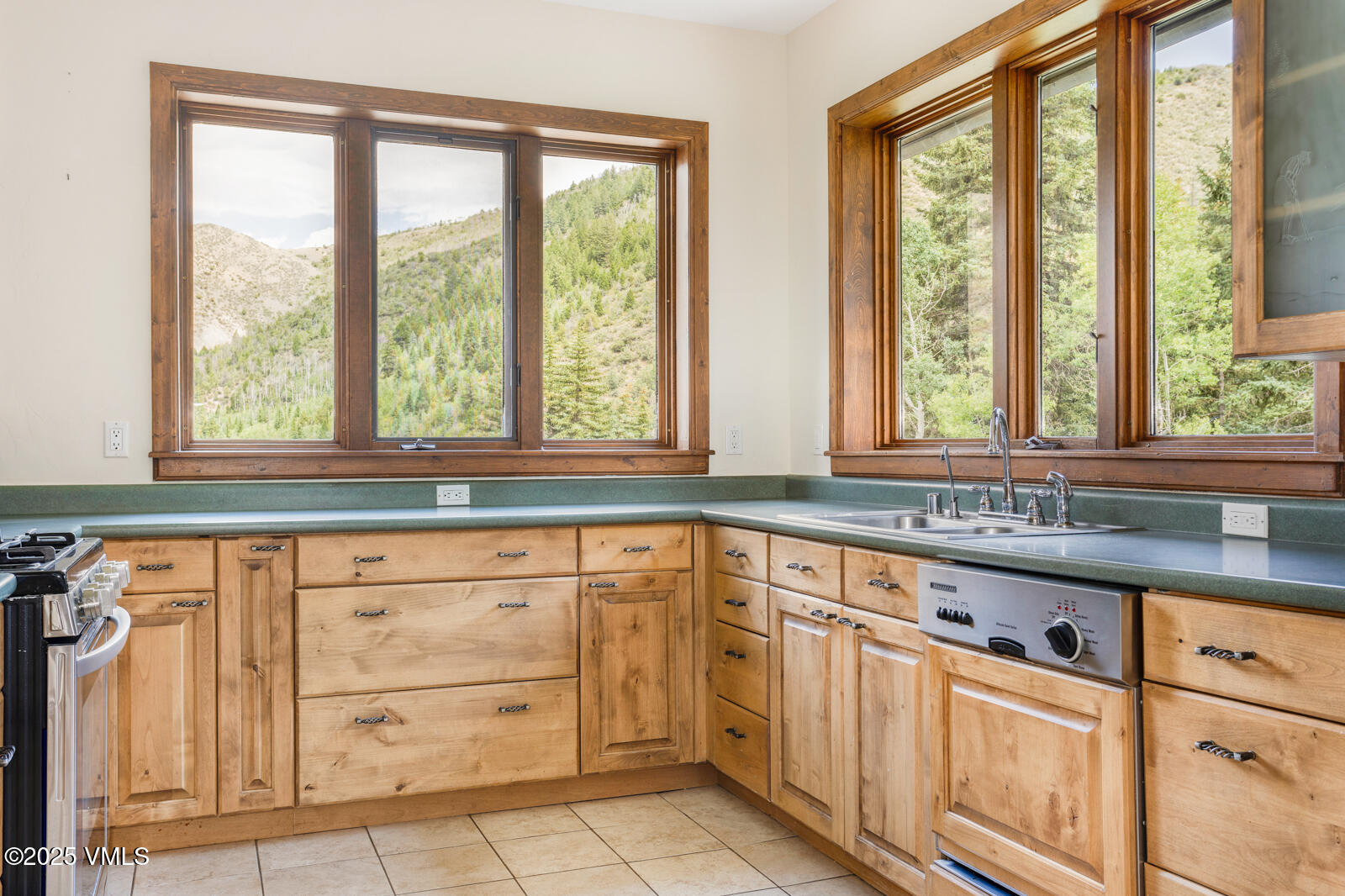 1153 Squaw Creek Road Property Photo 18