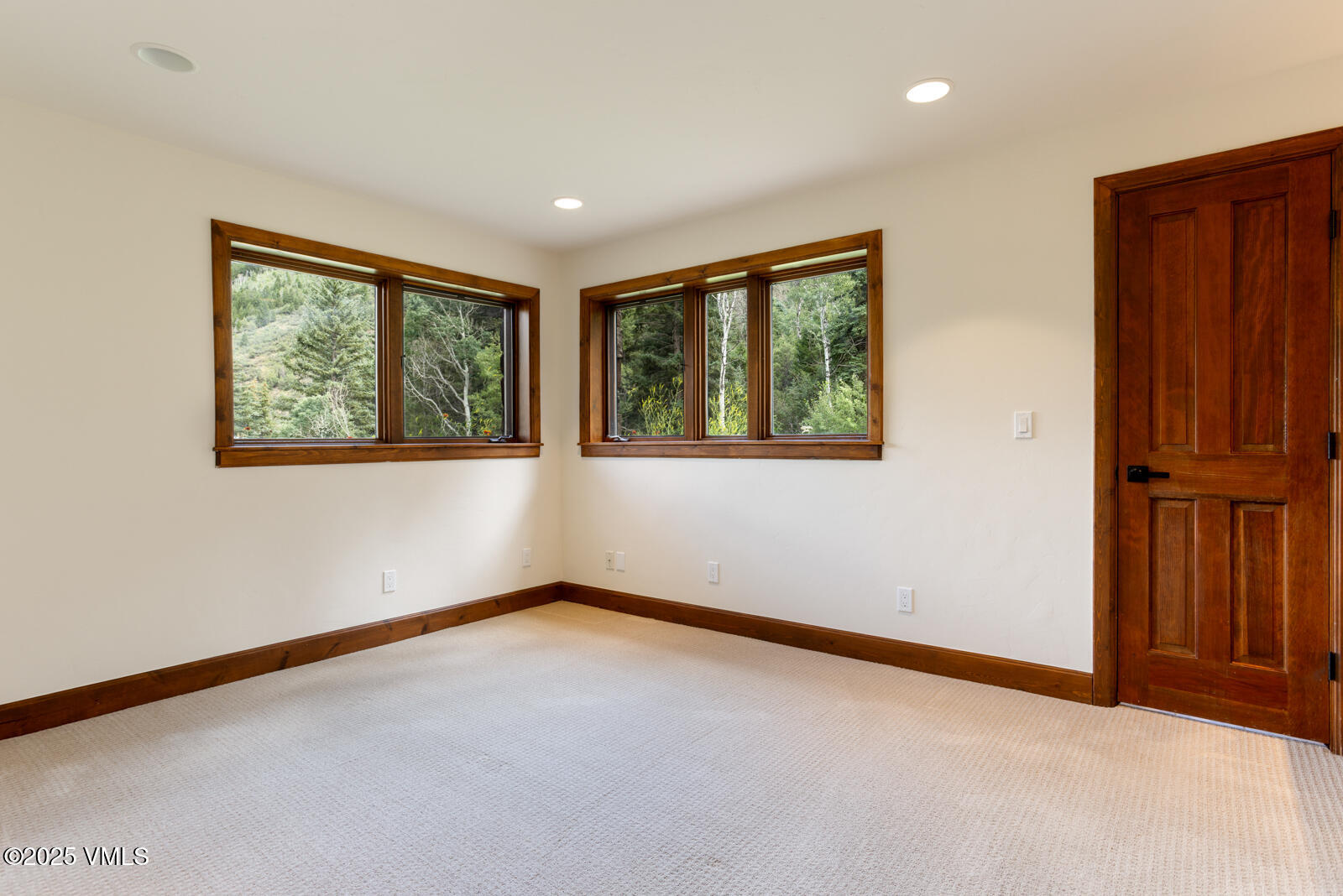 1153 Squaw Creek Road Property Photo 23