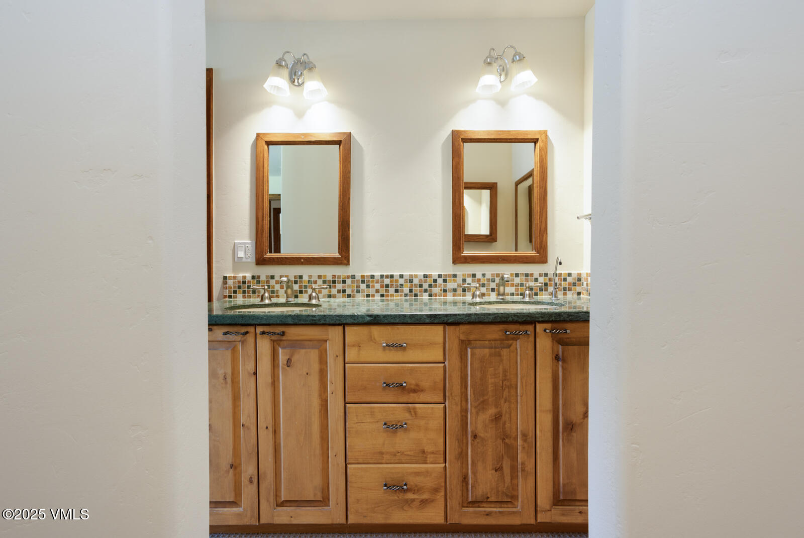 1153 Squaw Creek Road Property Photo 27