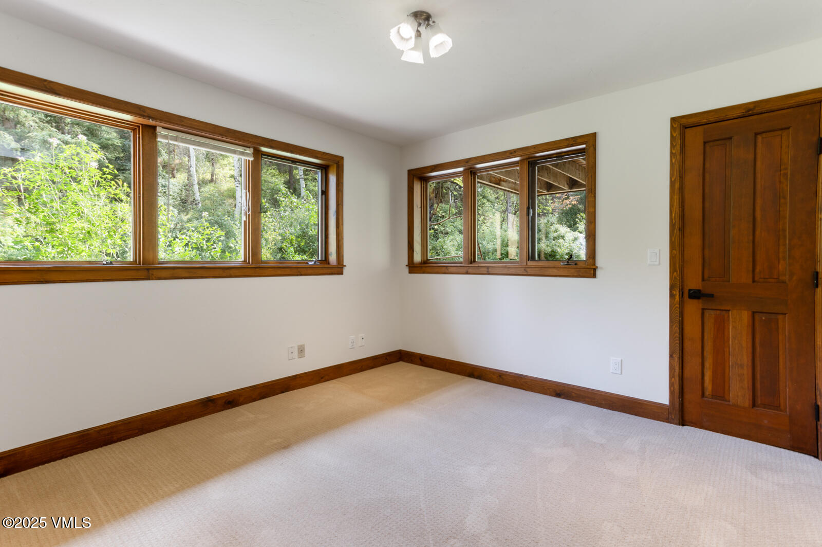 1153 Squaw Creek Road Property Photo 31