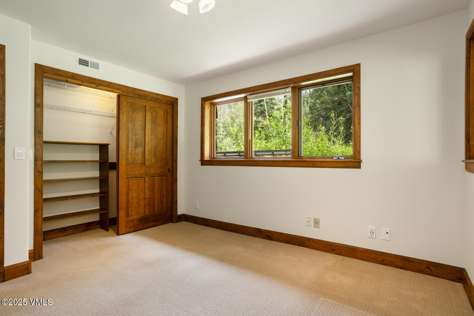 1153 Squaw Creek Road Property Photo 32