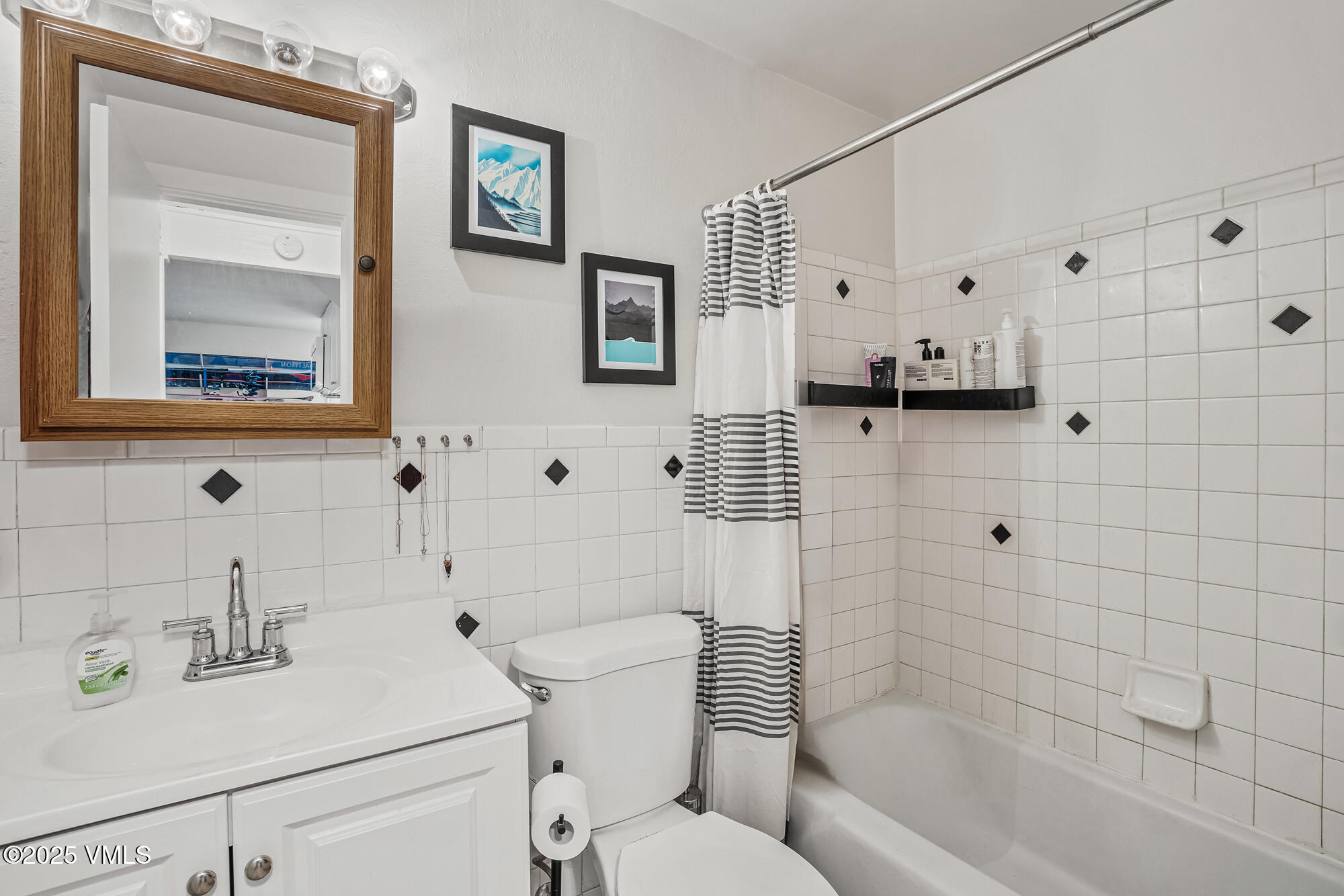 2487 Chamonix Lane, F1 Property Photo 16
