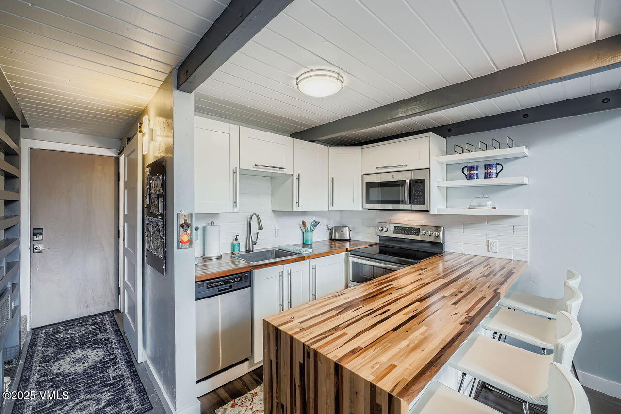 1136 Sandstone Drive, A106 Property Photo 4