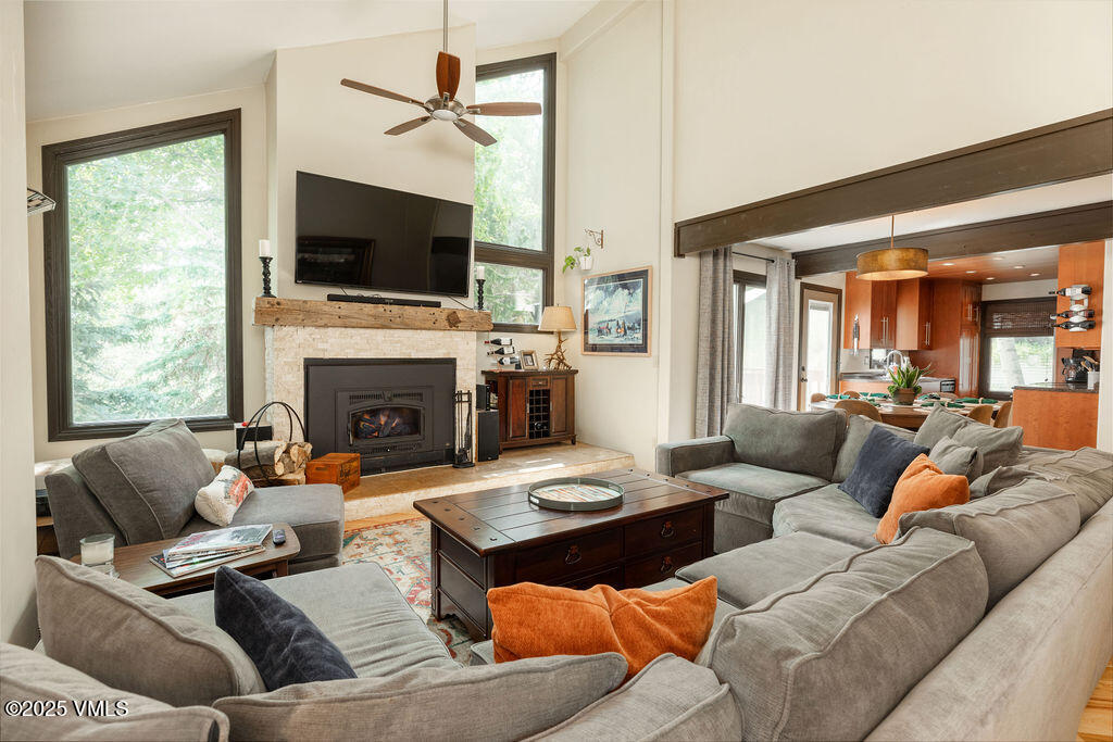1320 Deer Boulevard Property Photo 3