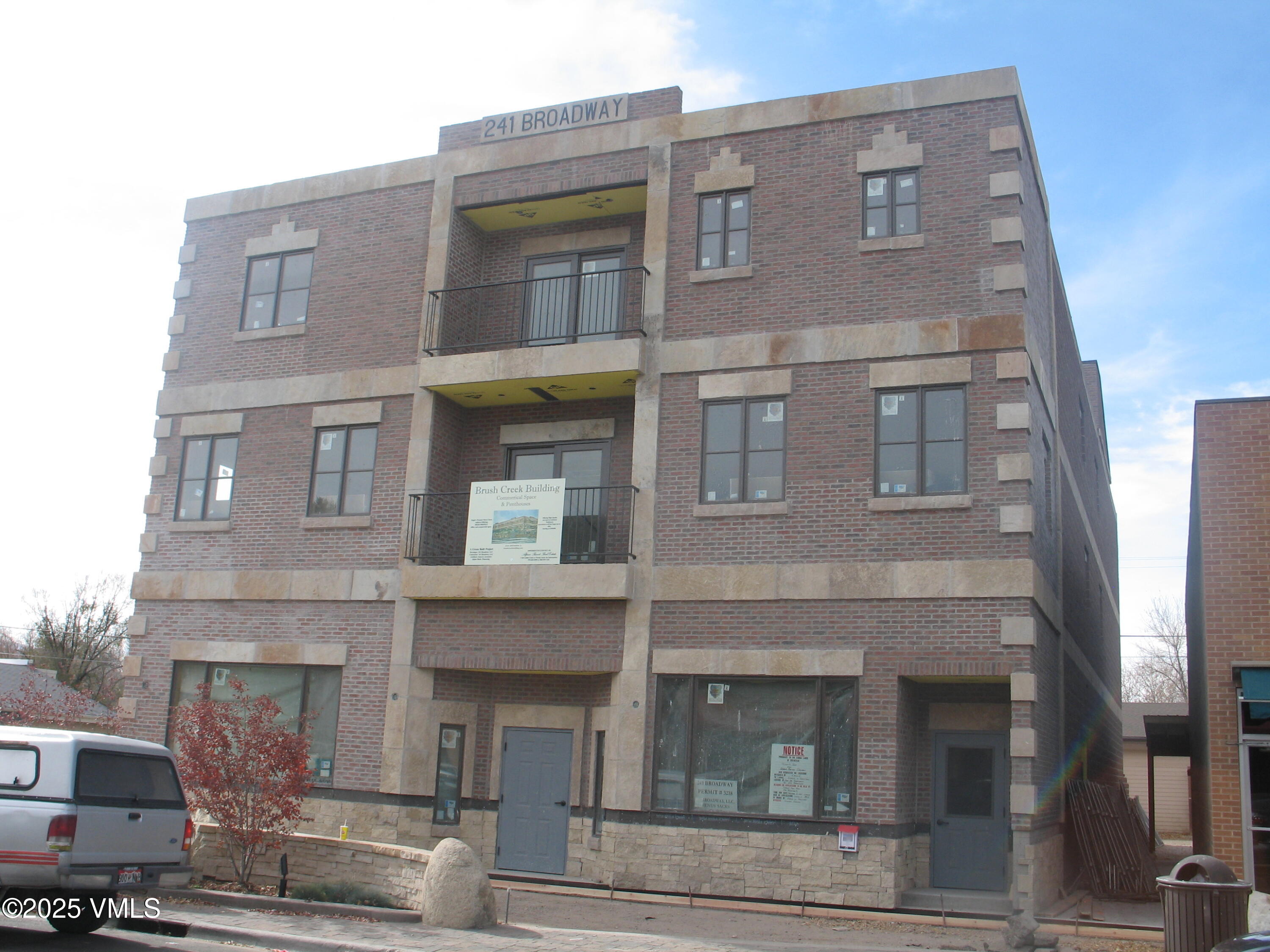 241 Broadway 203 Property Photo 1