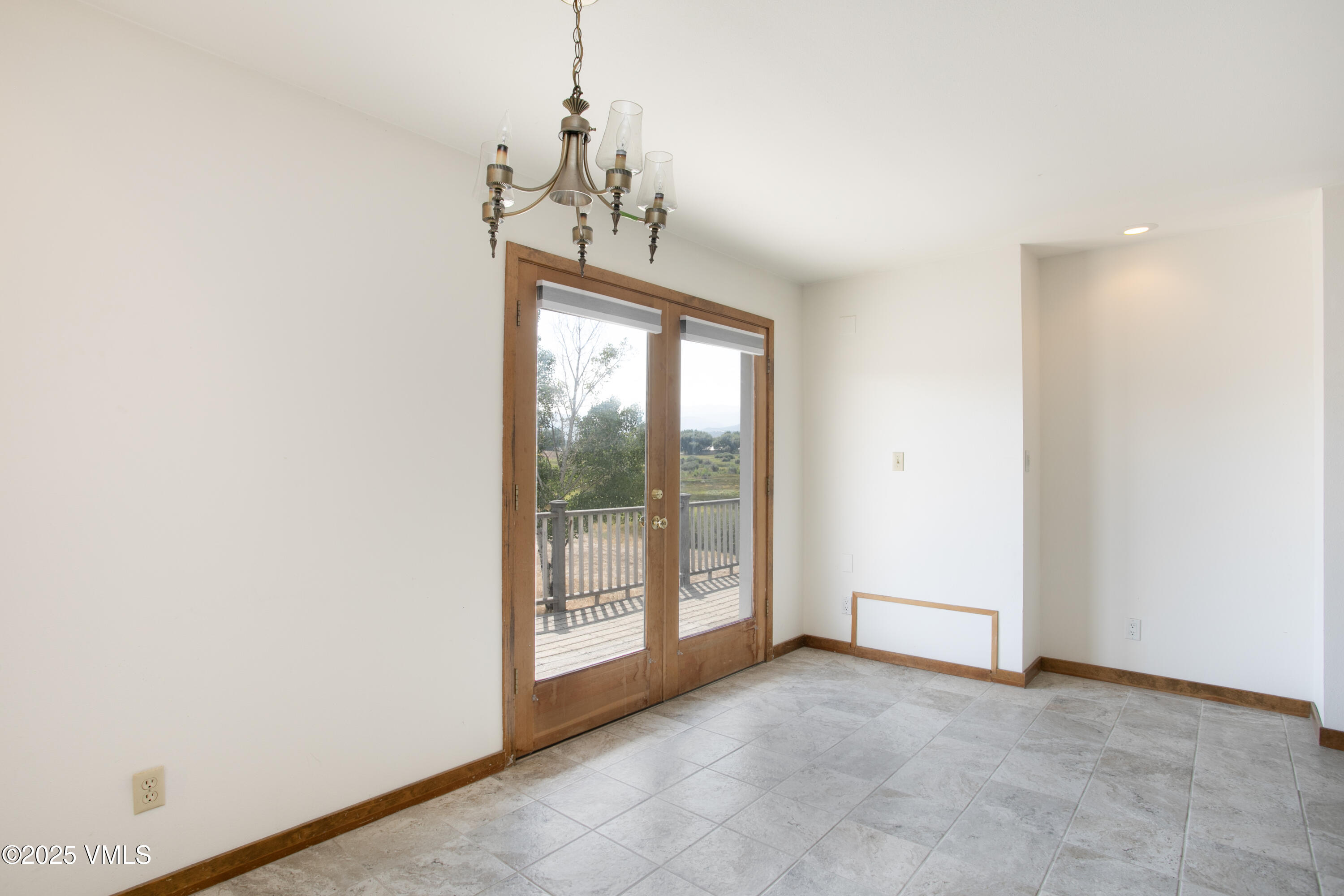 610 Castle Drive Property Photo 8