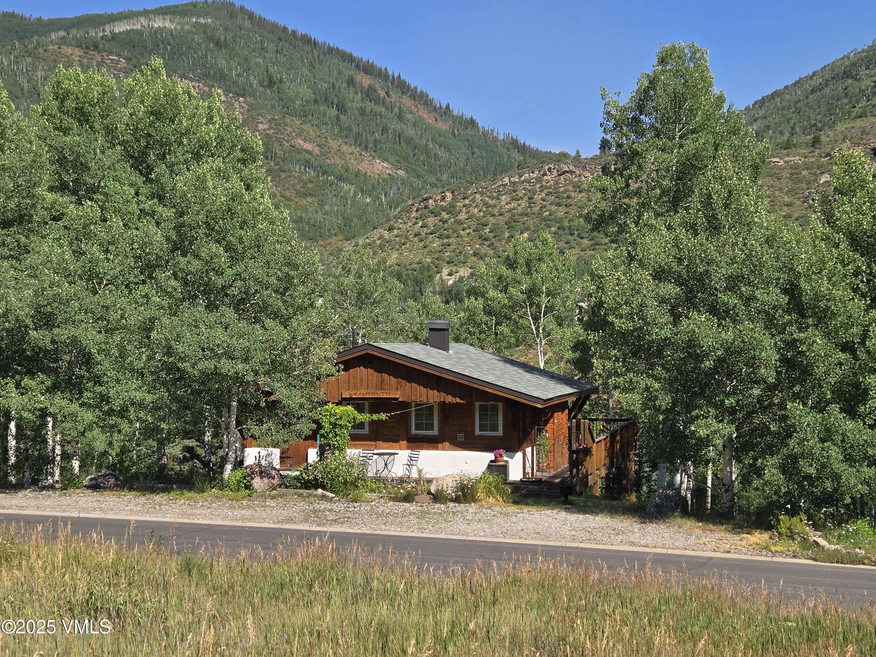 1613 Matterhorn Circle Property Photo