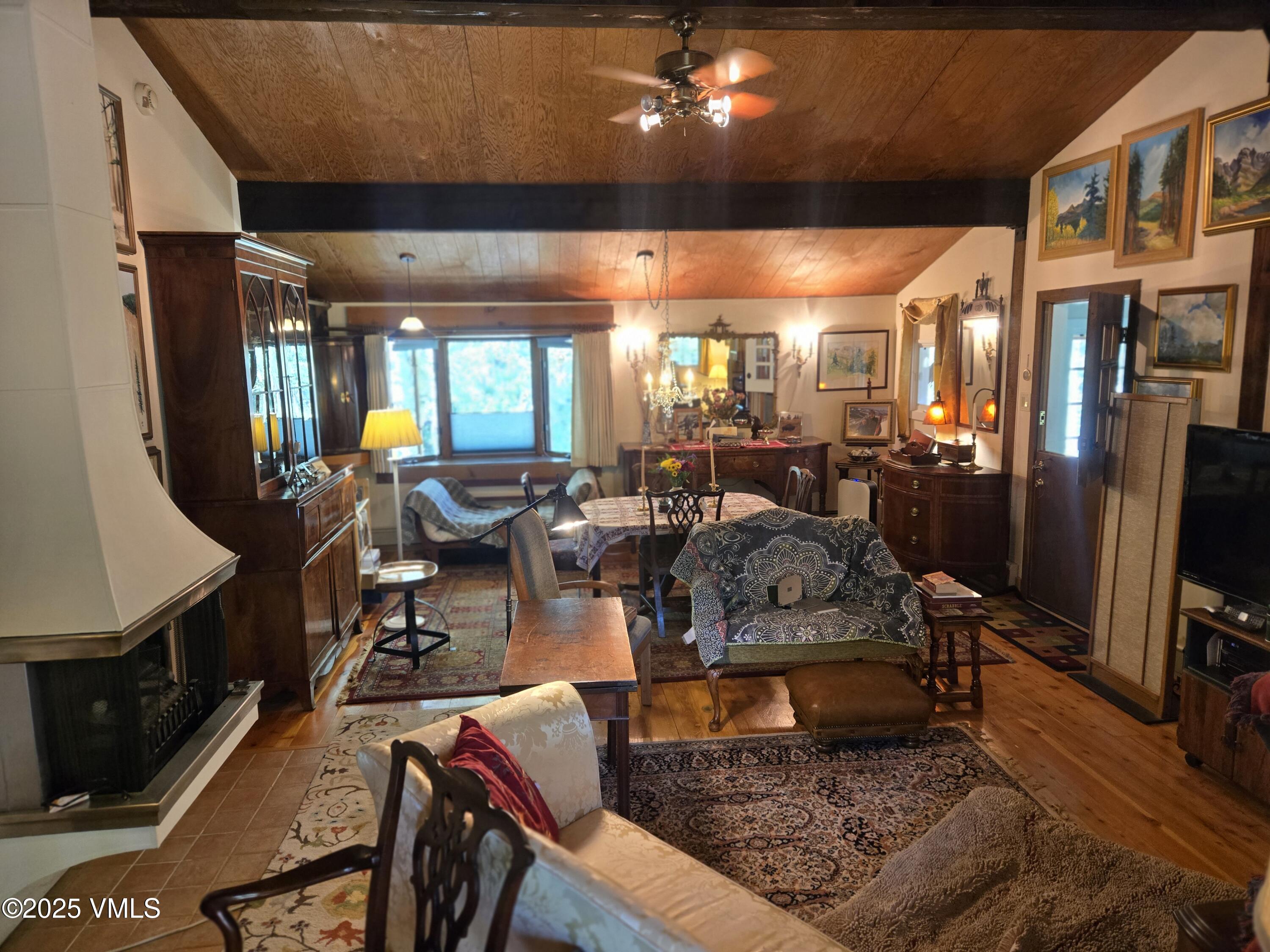 1613 Matterhorn Circle Property Photo 3