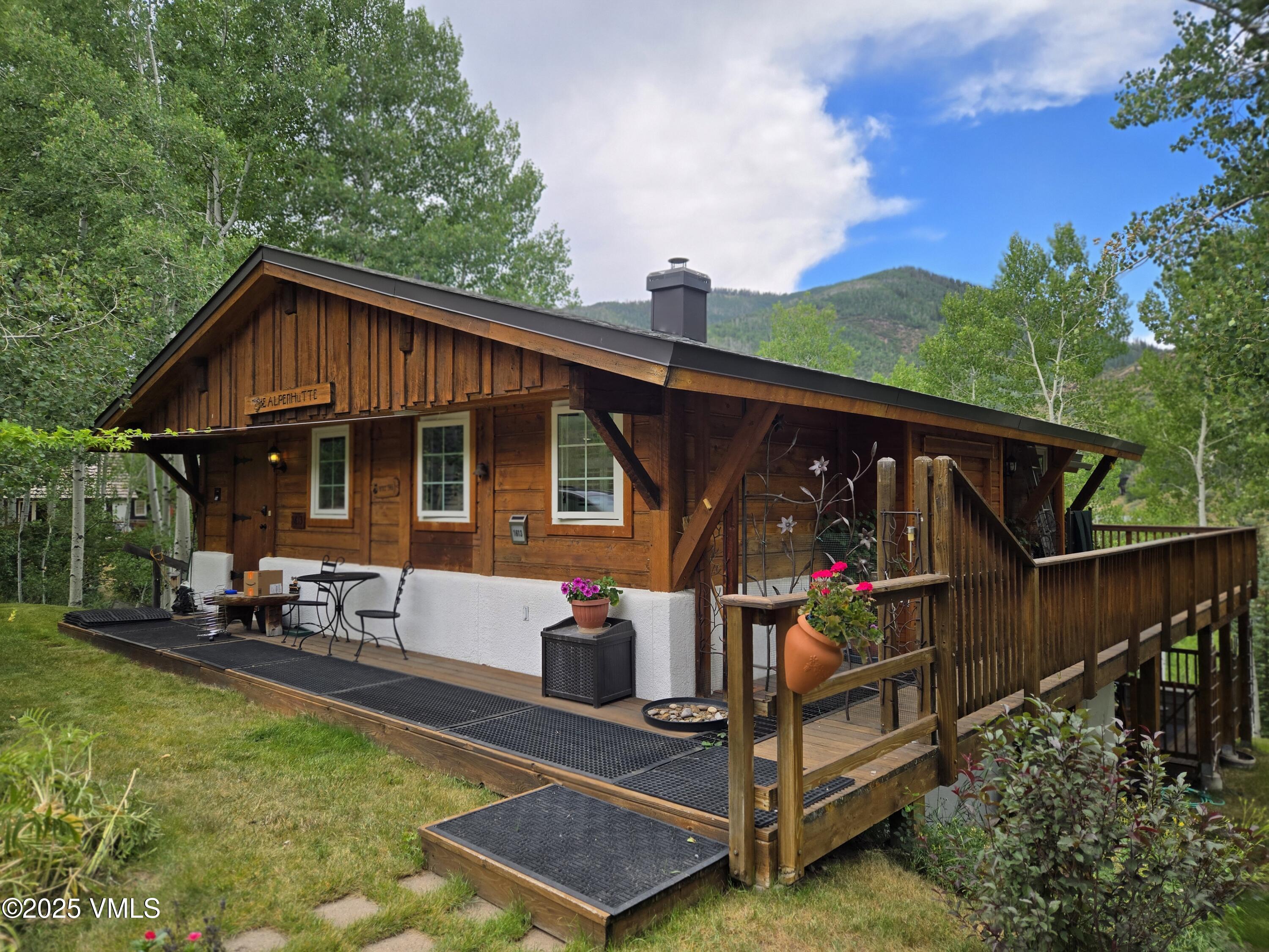 1613 Matterhorn Circle Property Photo 19